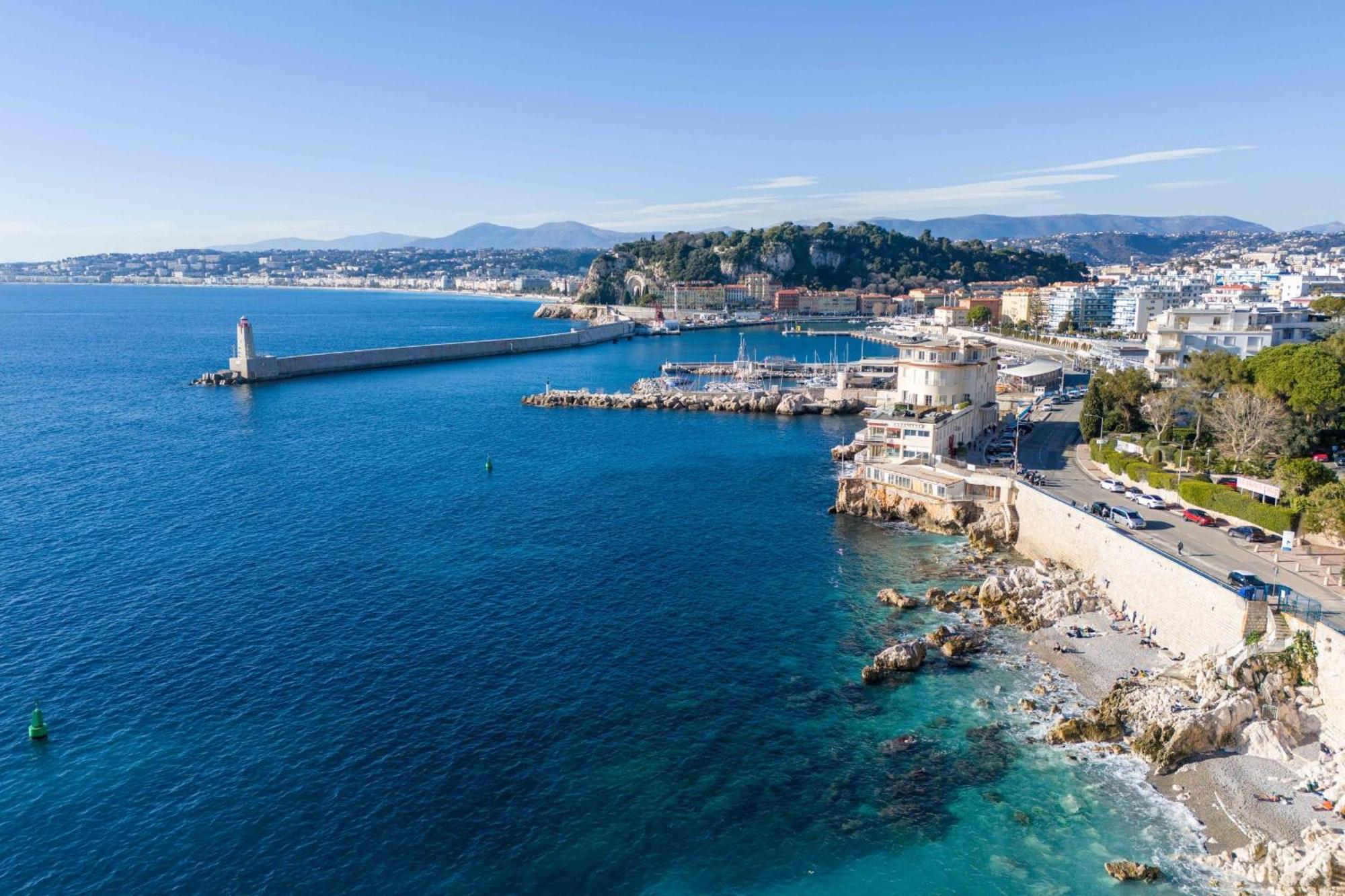 06a3 - Lovely In The Heart Of Old Nice