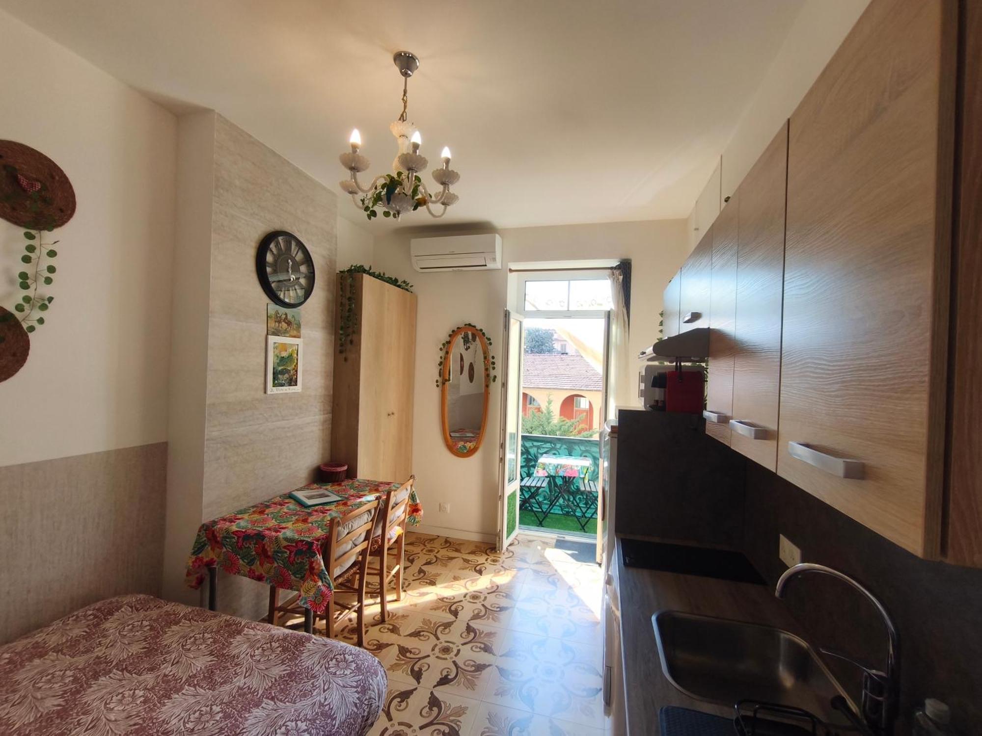 Hypercentre Jean Medecin Homestay Nice
