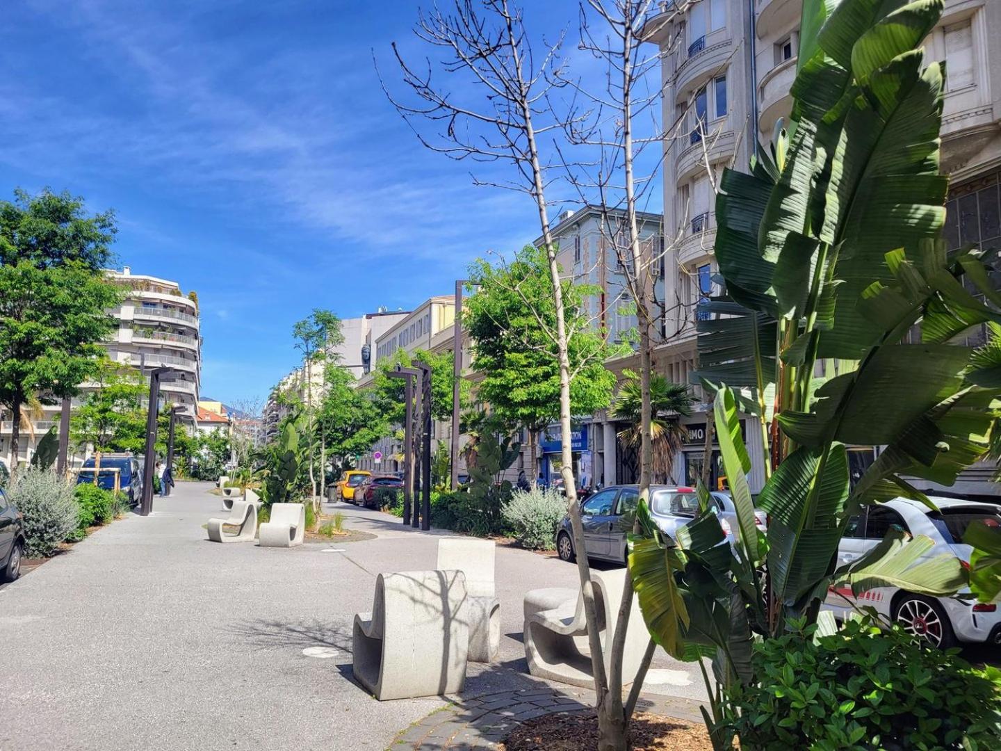 Apartment Valery Close To Prom Des Ideal For 2 Ac *