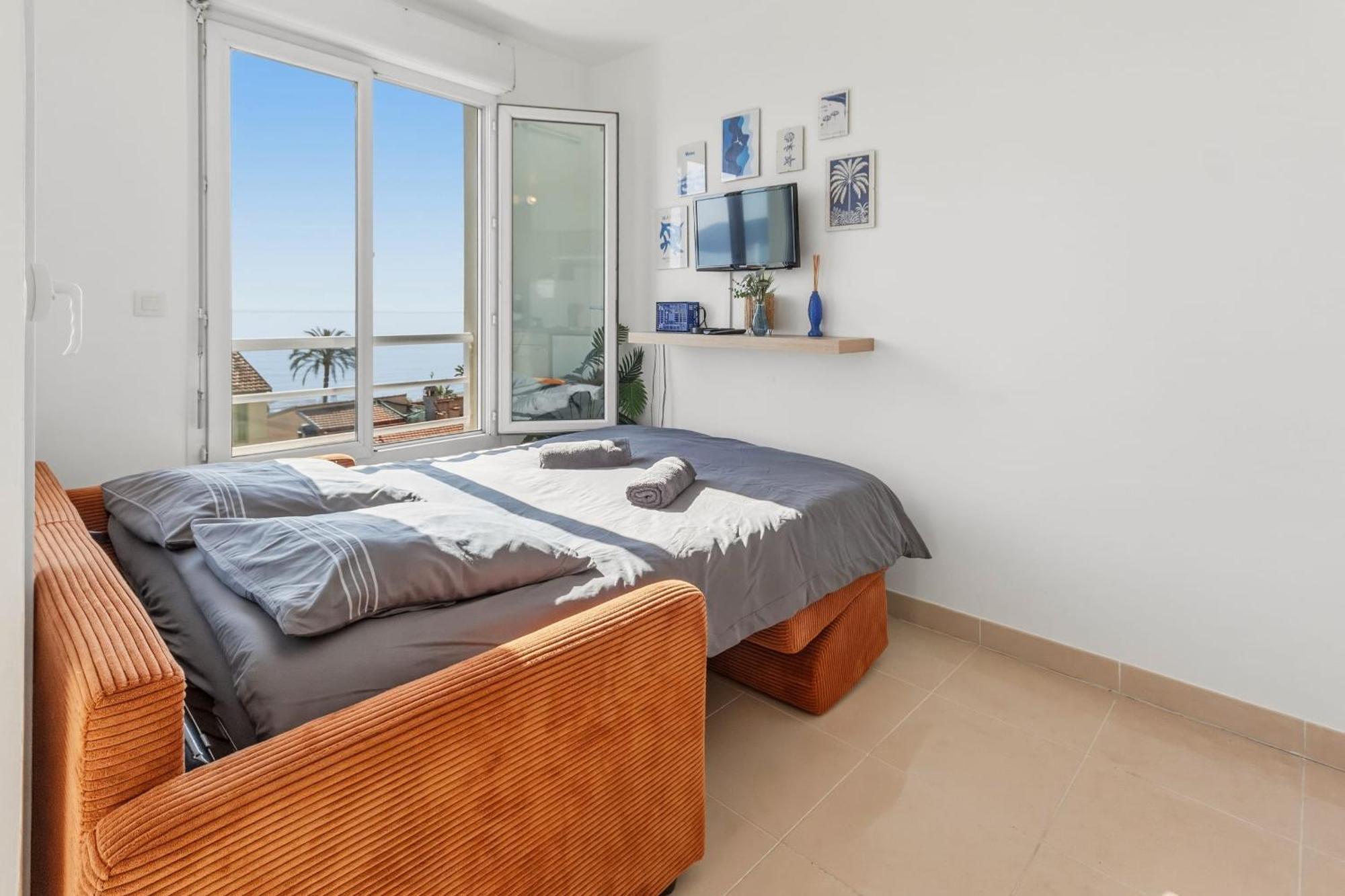 L'azur - Seaview - Ac - Tram - Wifi - Airport Apartment