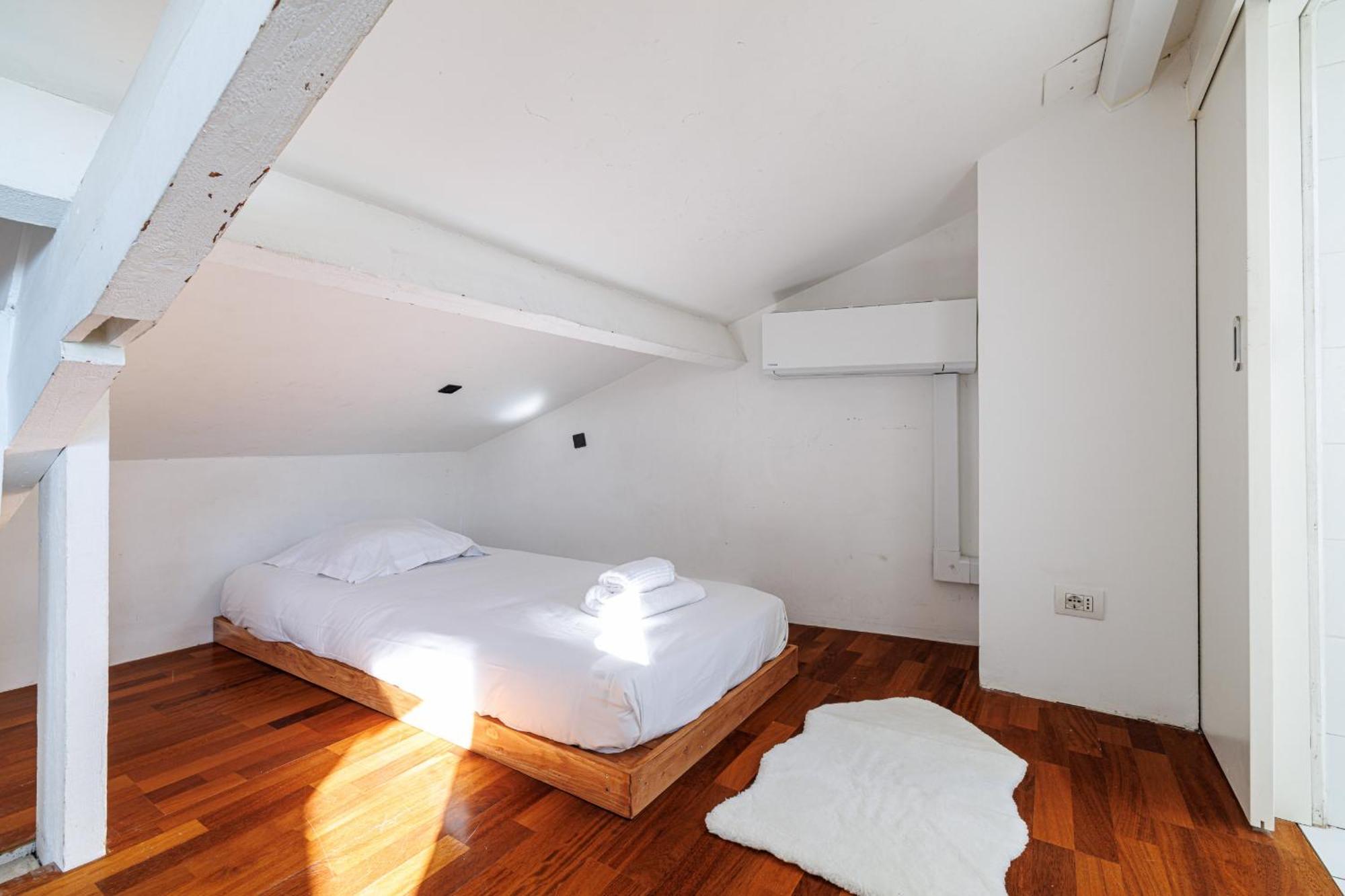 Open View Terrace - Wide 2 Bdr Quiet Area Apartment *