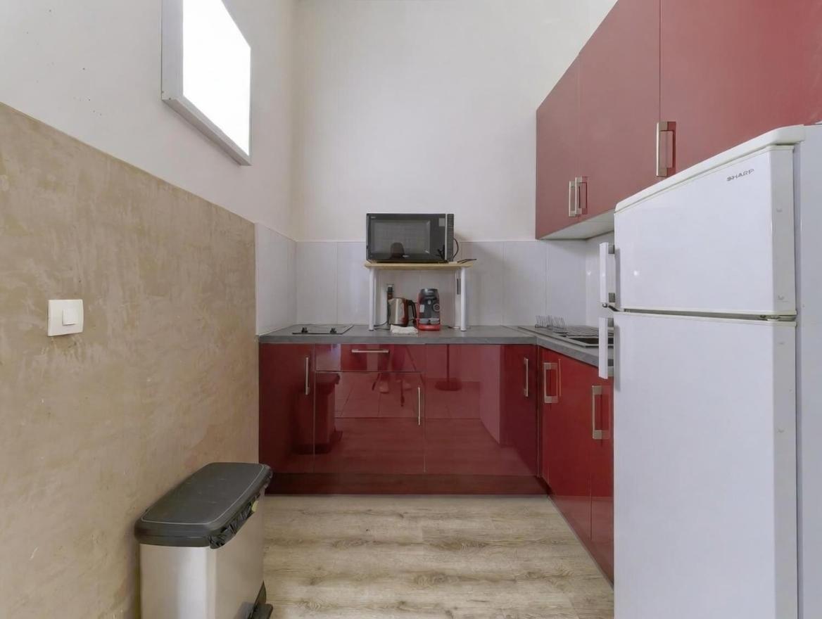 Cozy And Renovated - Hyper - Air Conditioner Apartment *