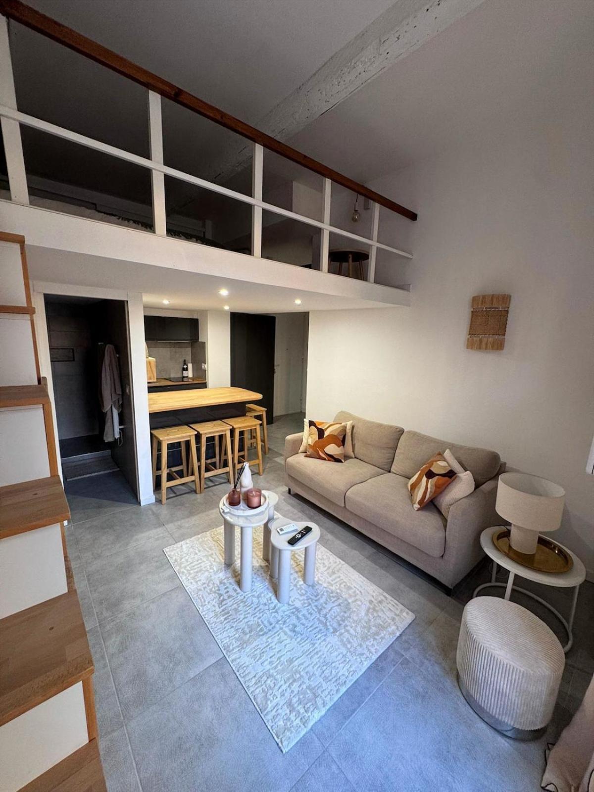 Delille Loft - Cozy Mezzanine - Air Conditioning - Downtown Apartment