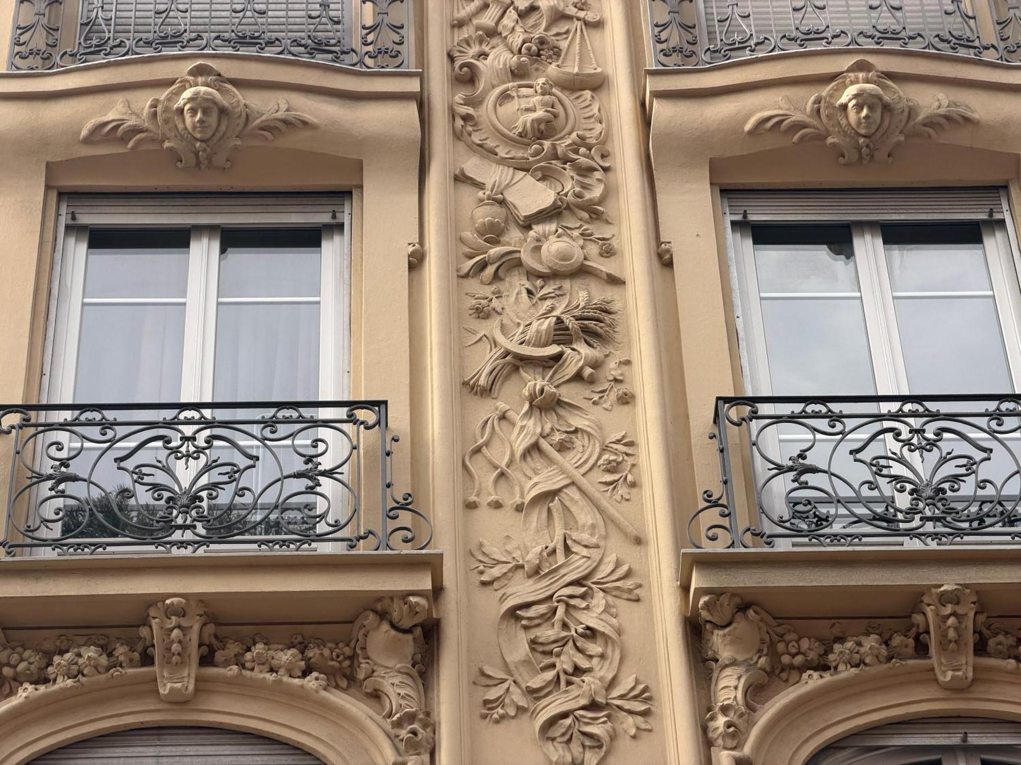 Palais Catherina 3 Pieces Et Commerces Rivoli *