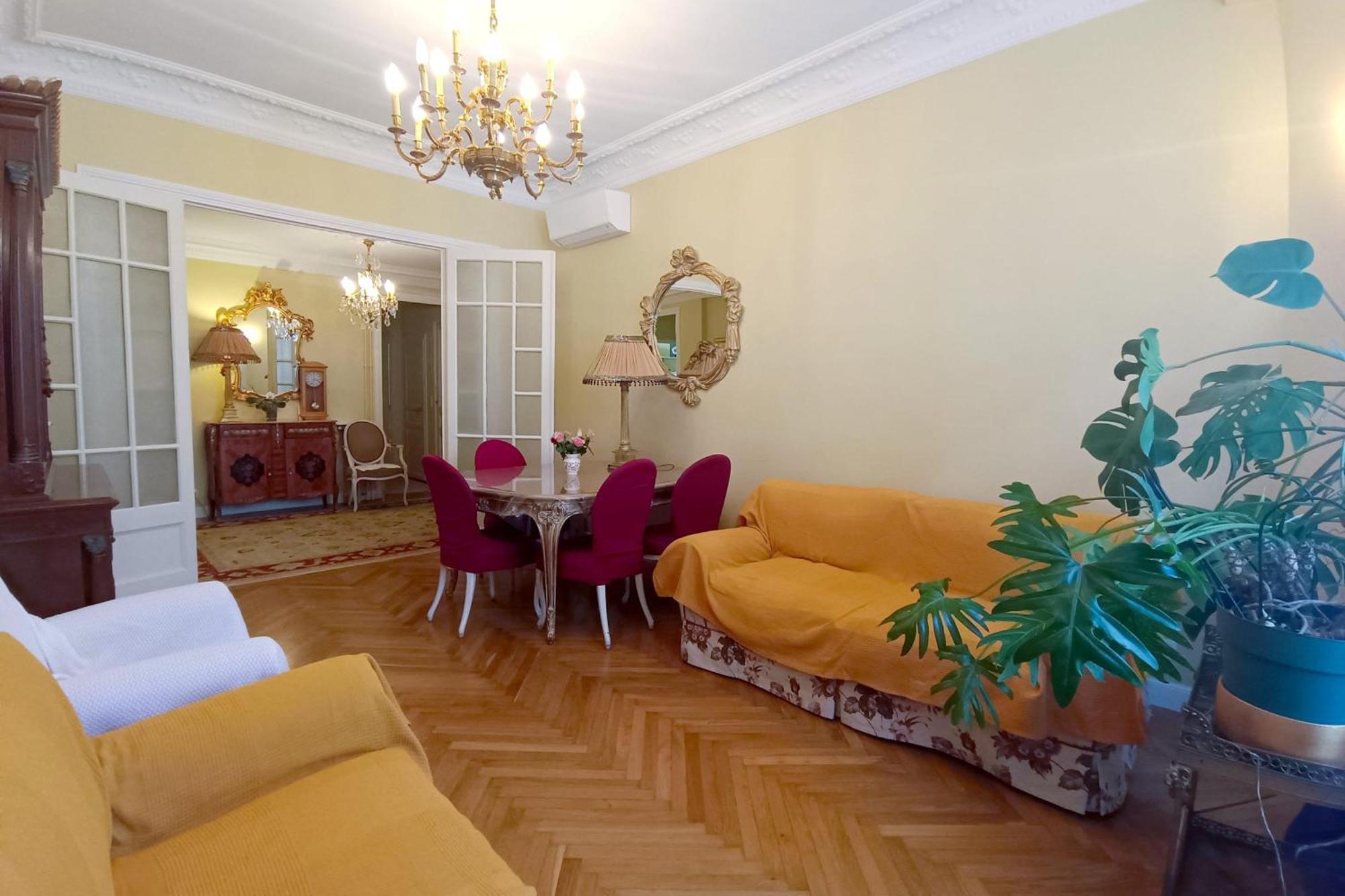 Large Bright In The Heart Of Apartment