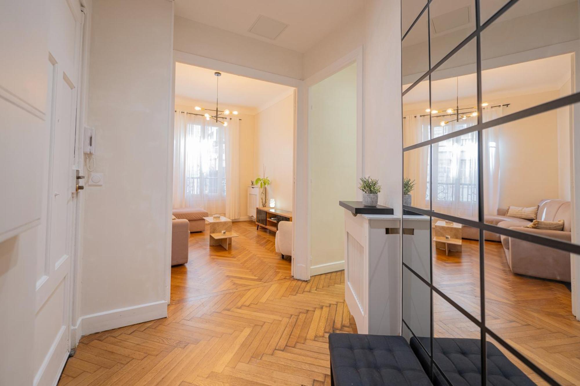 Grand 2p 52m2 Centre Nice-gare 3min-clim-6 Pers-plage 8min * Nice