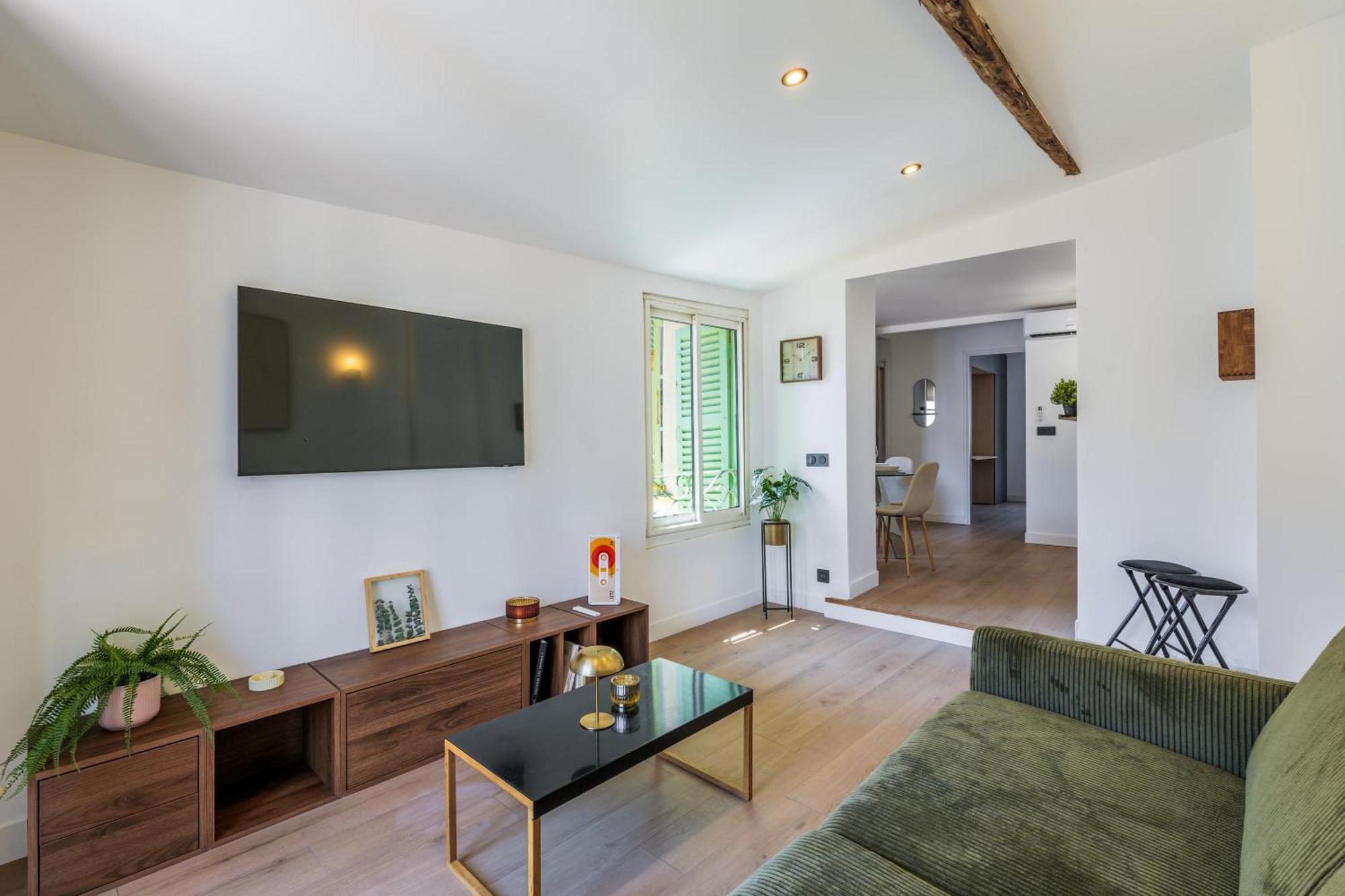 Bright 3 Close To Place Massena Apartment