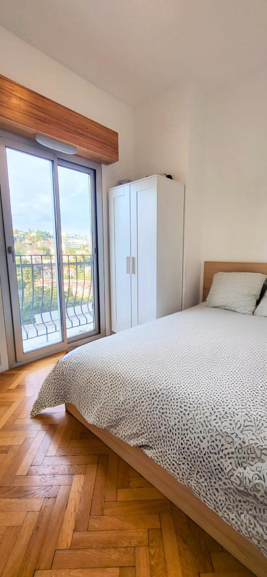 Vue Panoramique, Et Promenade A Pied * Nice