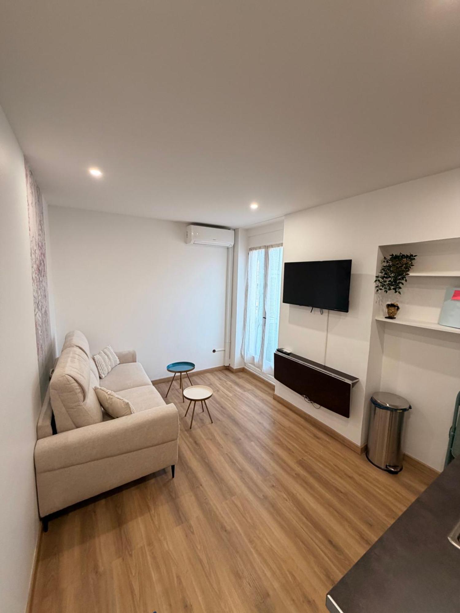 Hello Sunshine Apartment Nice