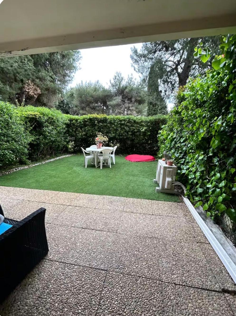 2 Pièces Rdj Proche Nice