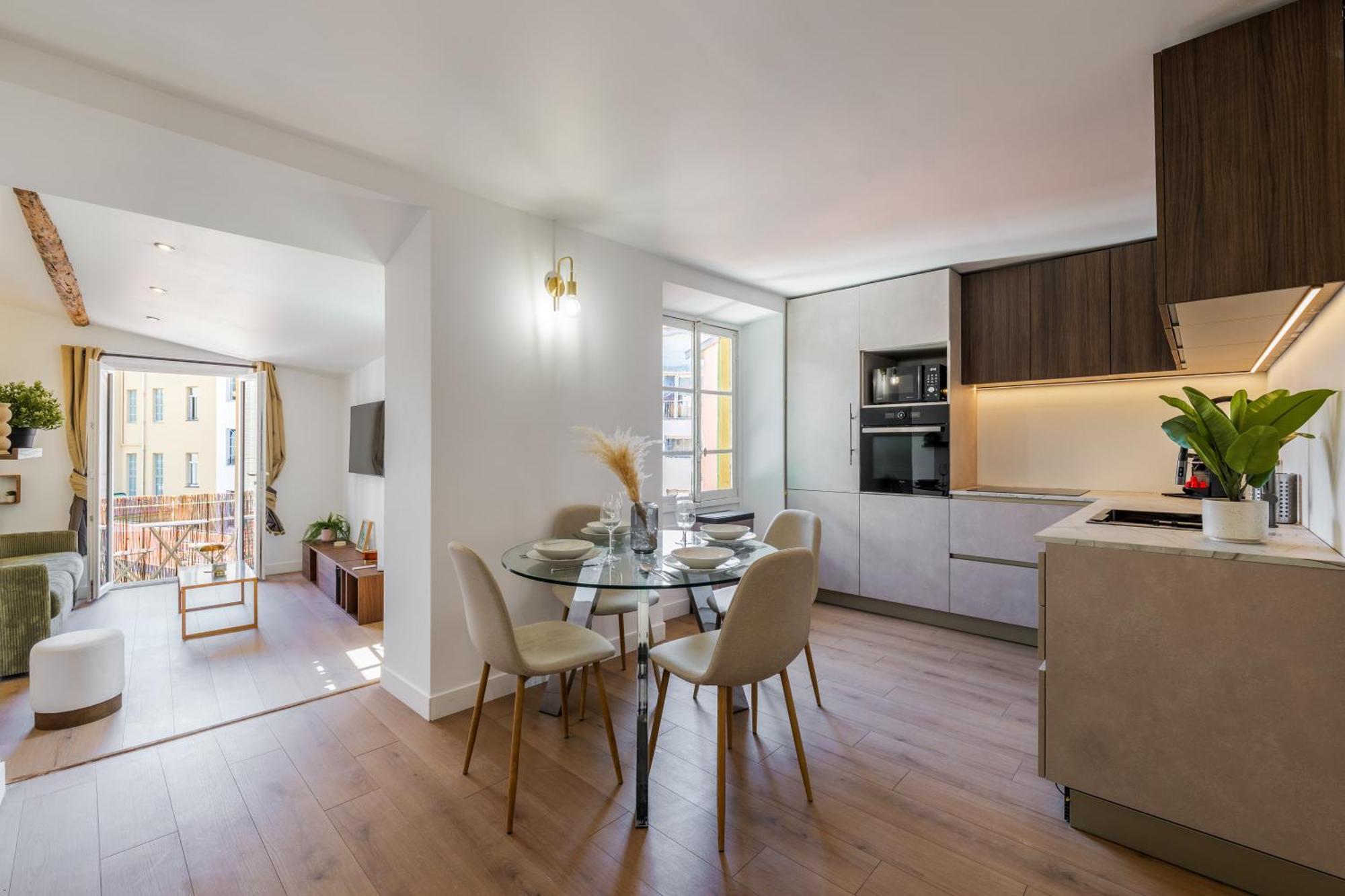 Bright 3 Close To Place Massena Apartment *