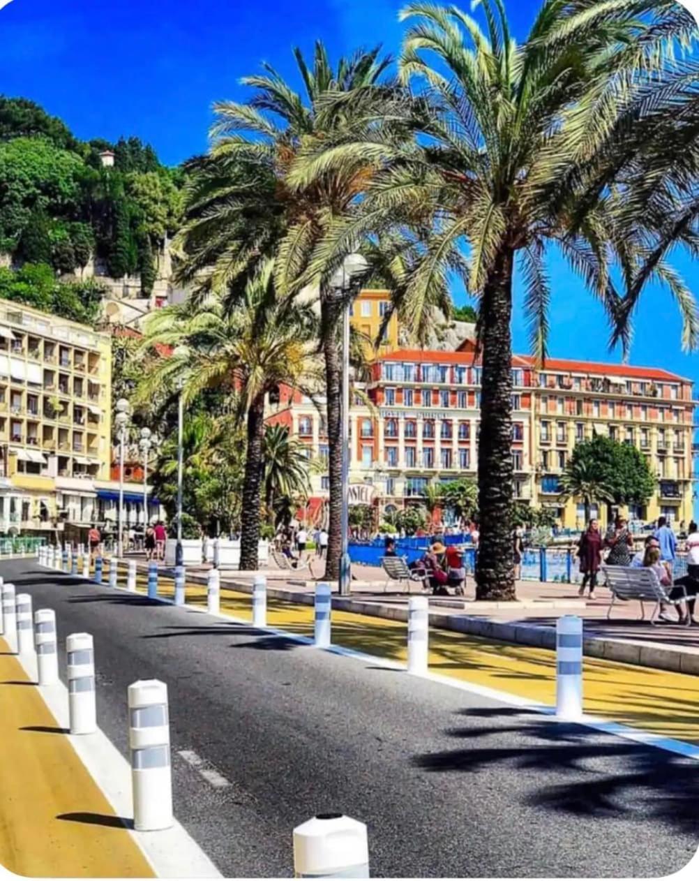 Promenade Des Anglais-2 Mins Walk To Beach- Charming Duplex -air Conditioning Wi-fi * Nice