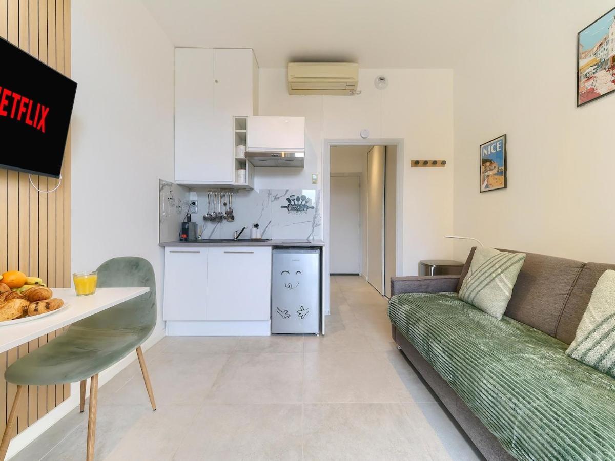 Center - Charming - 2 Mn Station Train