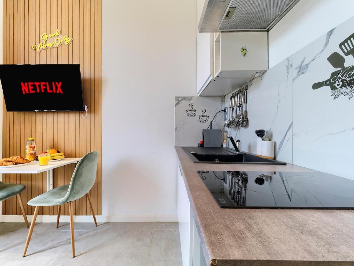 Center - Charming - 2 Mn Station Train Apartment