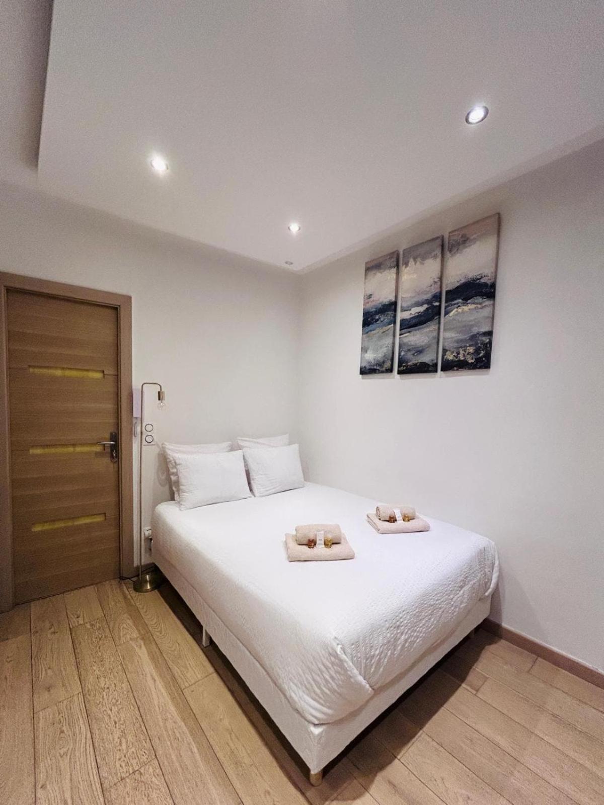 Old Town Immersion-breakfast-central-self Check-in Nice