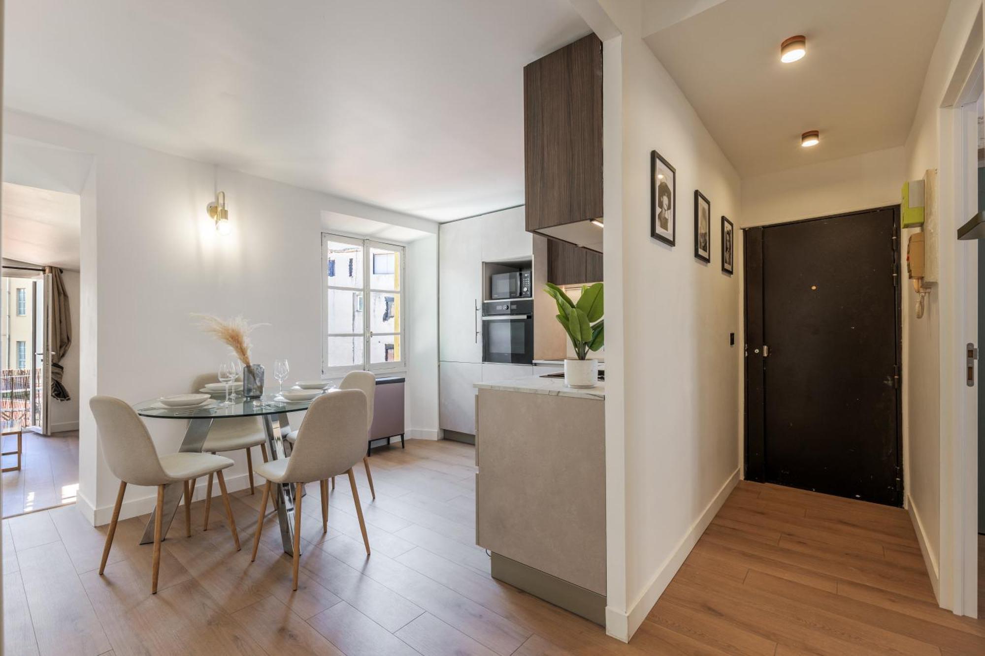 Bright 3 Close To Place Massena Apartment *