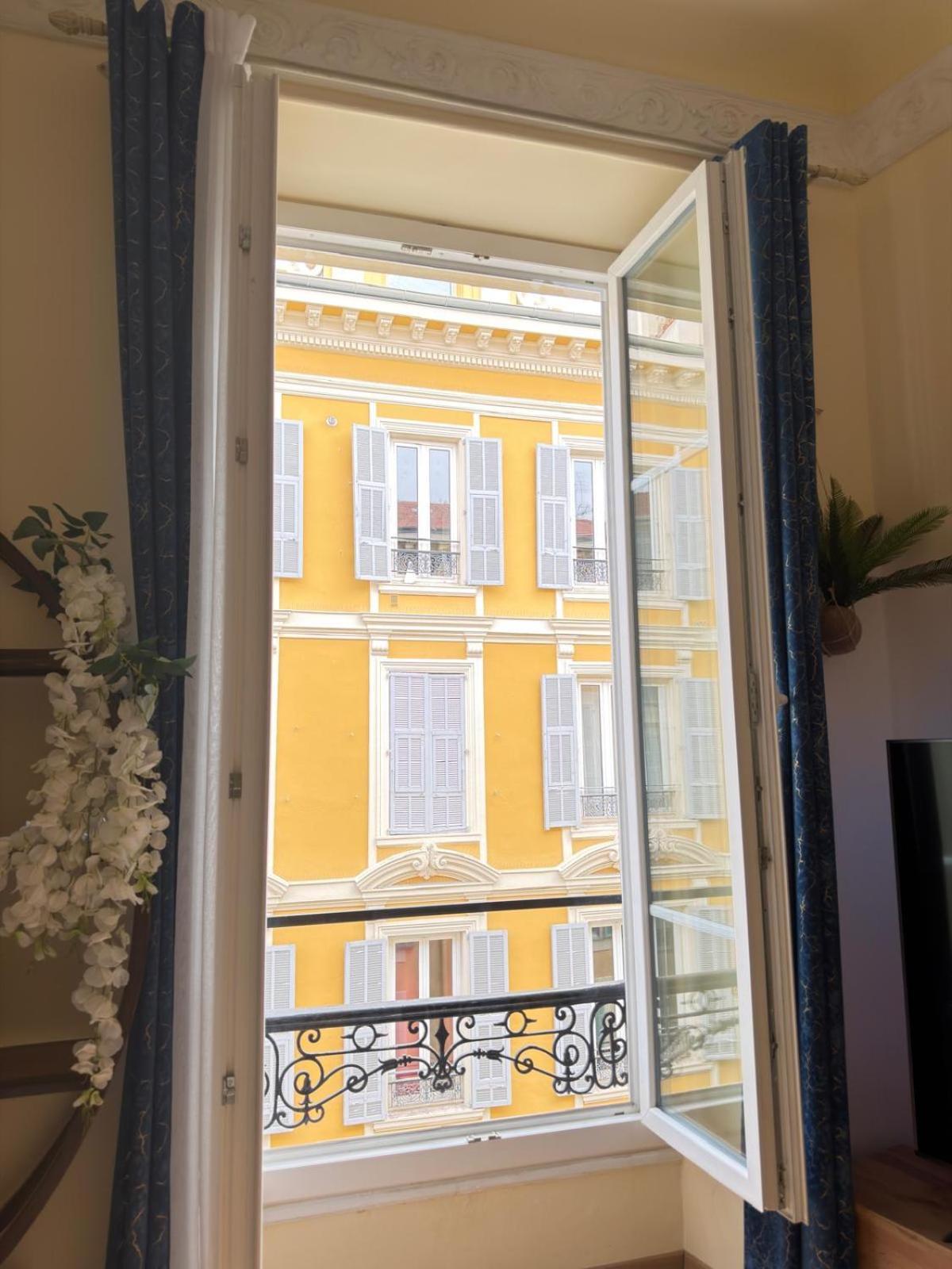 Apartment Cozy 1 Bedroom Near Negresco And