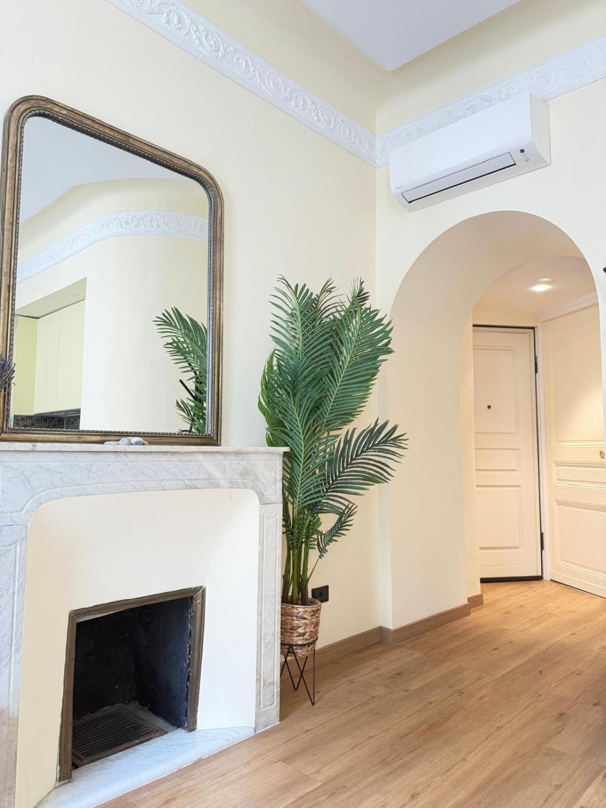 Cozy 1 Bedroom Near Negresco And Apartment *