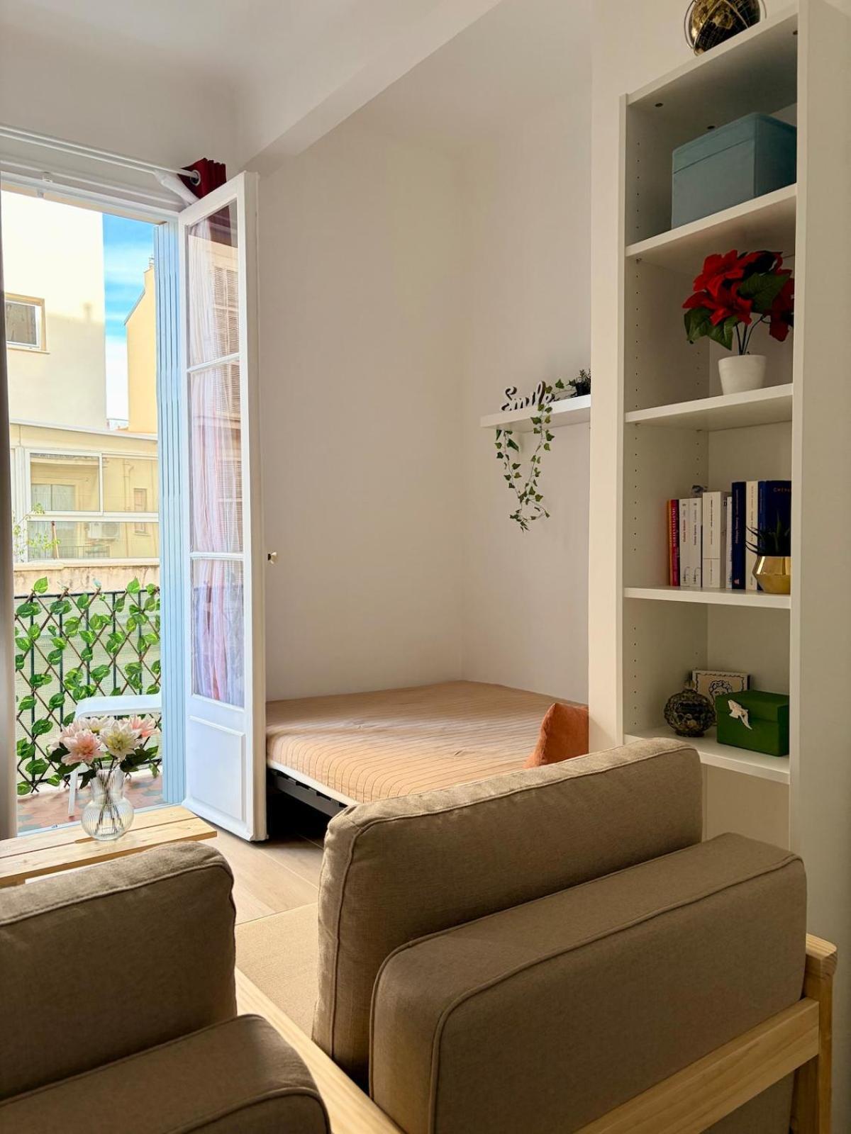 Avec Balcon - Centre-ville & A 2 Min Apartment *