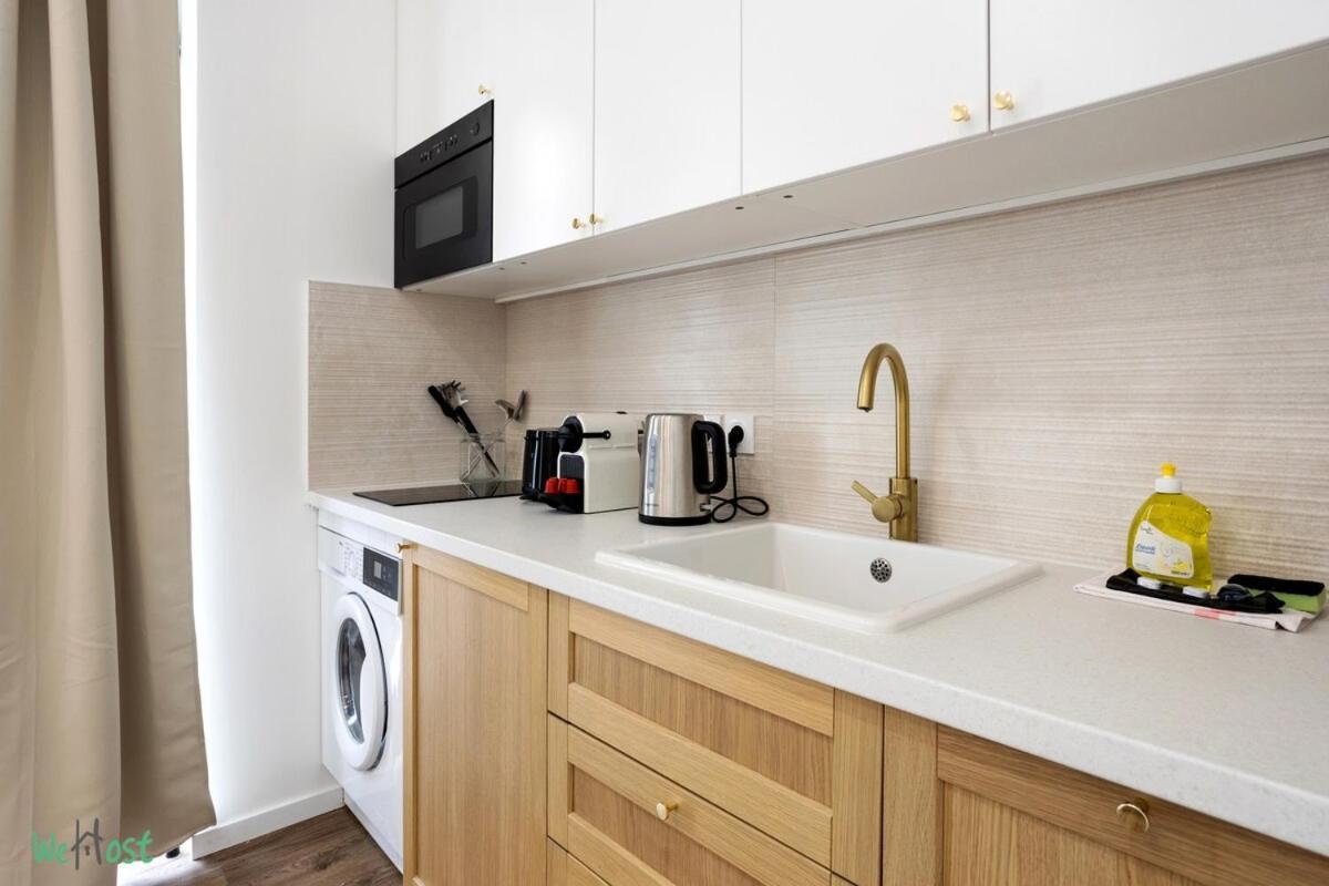 Wehost D2 - Smart & Chic Loft, 3 Mins To Beaches