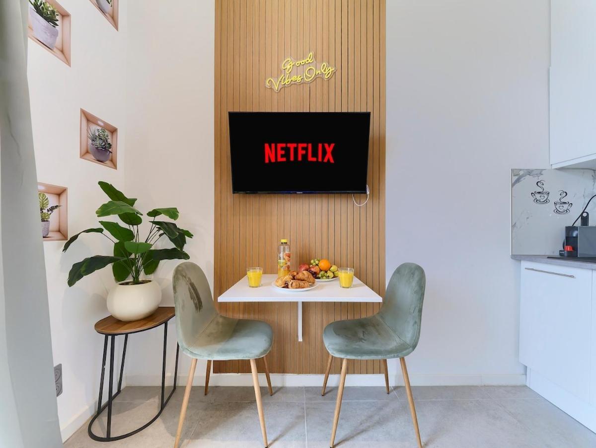 Center - Charming - 2 Mn Station Train Apartment