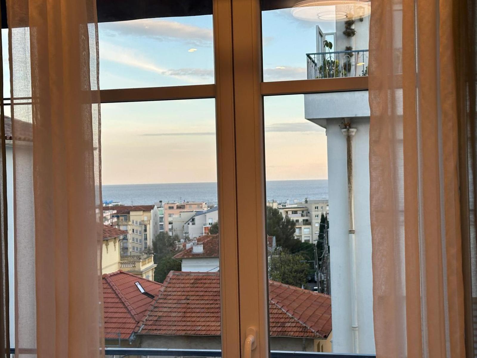 Avec Vue Sur à 5 Minutes De La Nice