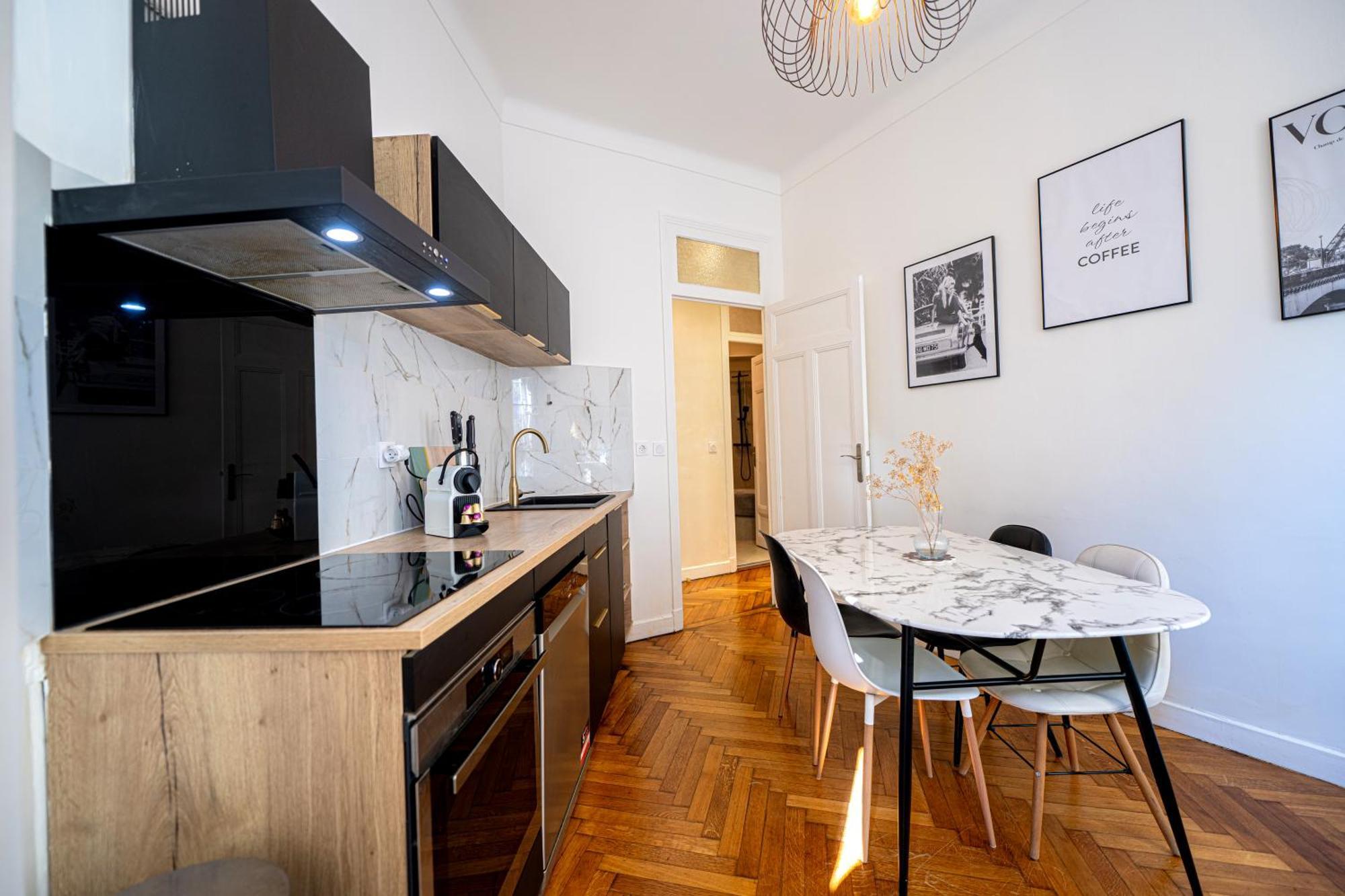 Grand 2p 52m2 Centre Nice-gare 3min-clim-6 Pers-plage 8min Appartement *