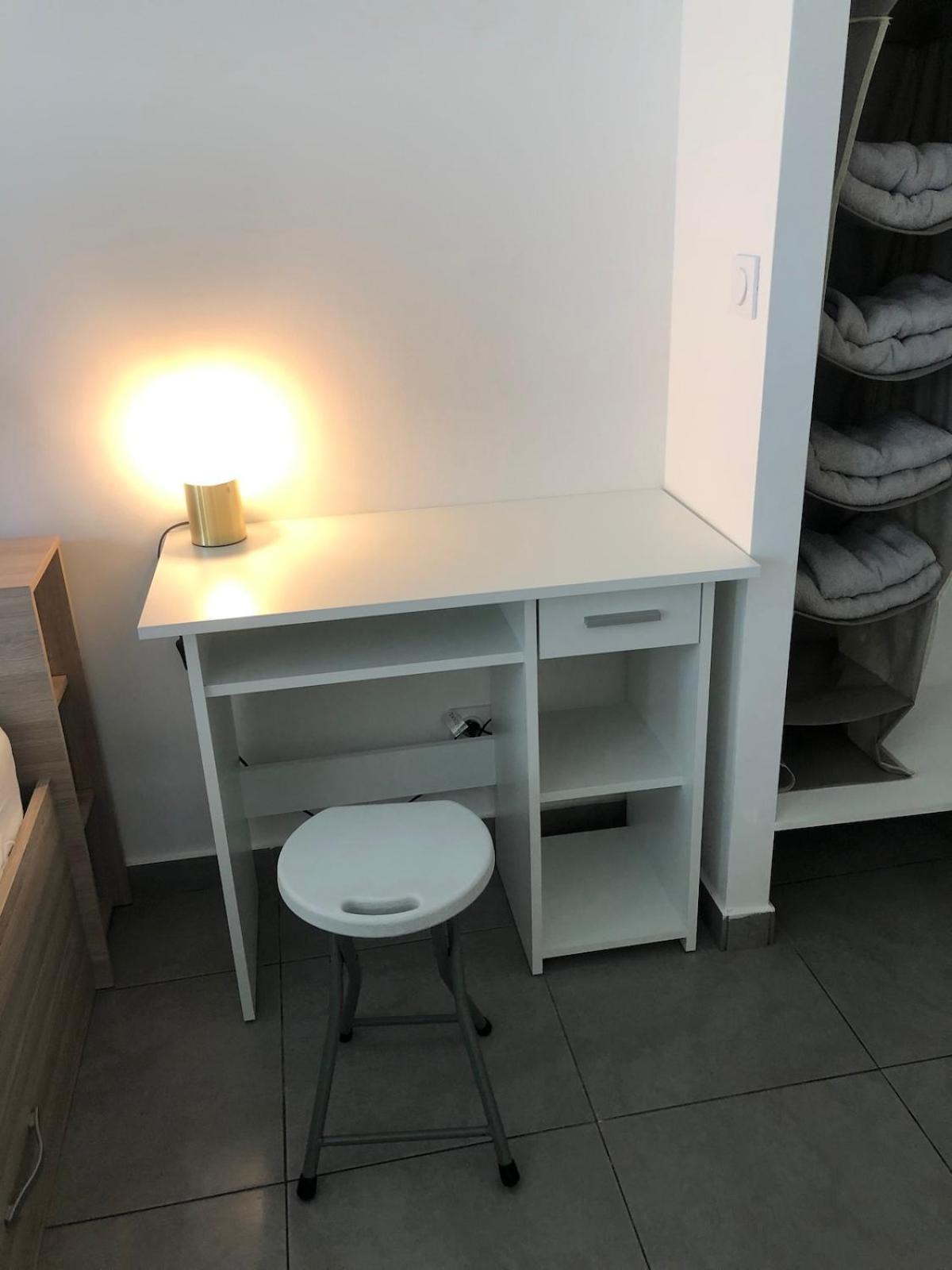 Apartment Promenade Des Anglais-2 Mins Walk To Beach- Charming Duplex -air Conditioning Wi-fi