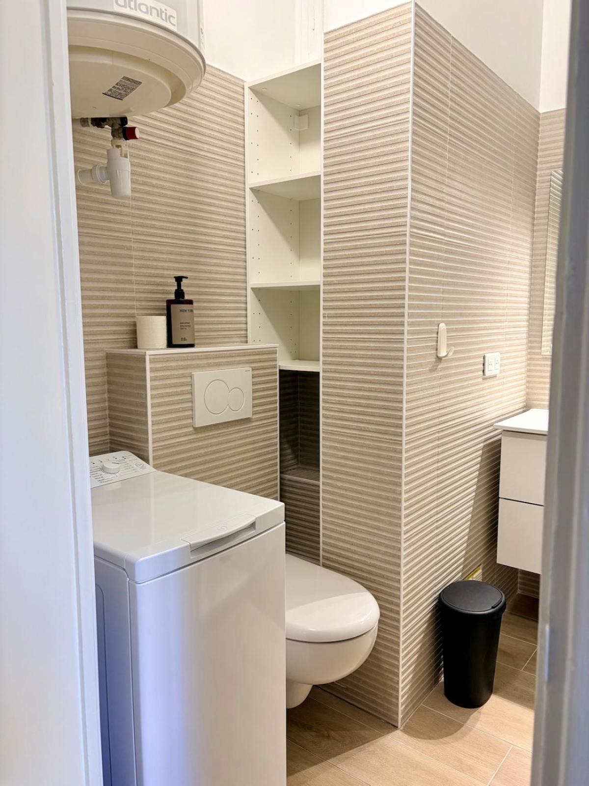 Avec Balcon - Centre-ville & A 2 Min Apartment Nice