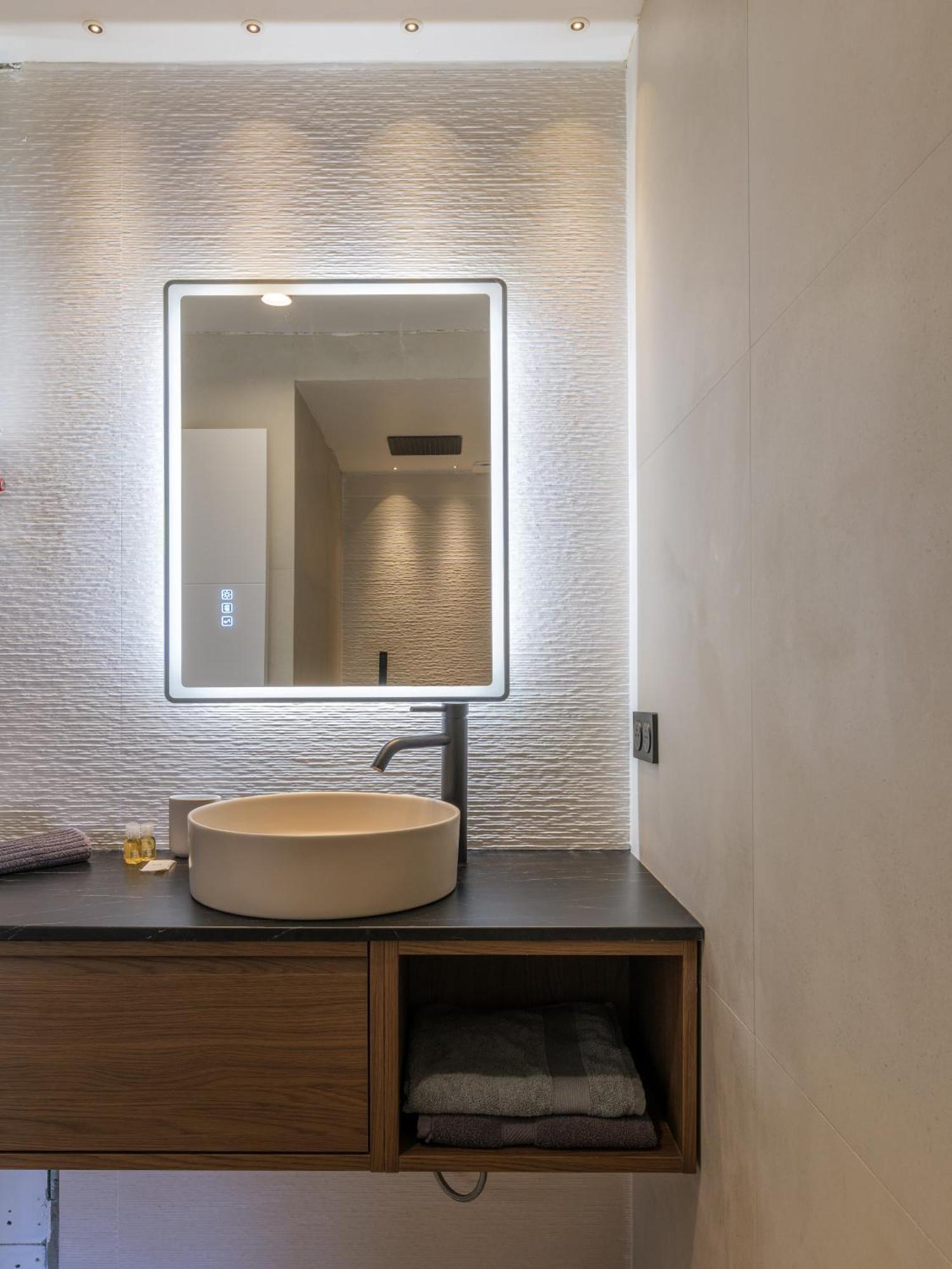 Bright 3 Close To Place Massena Apartment *