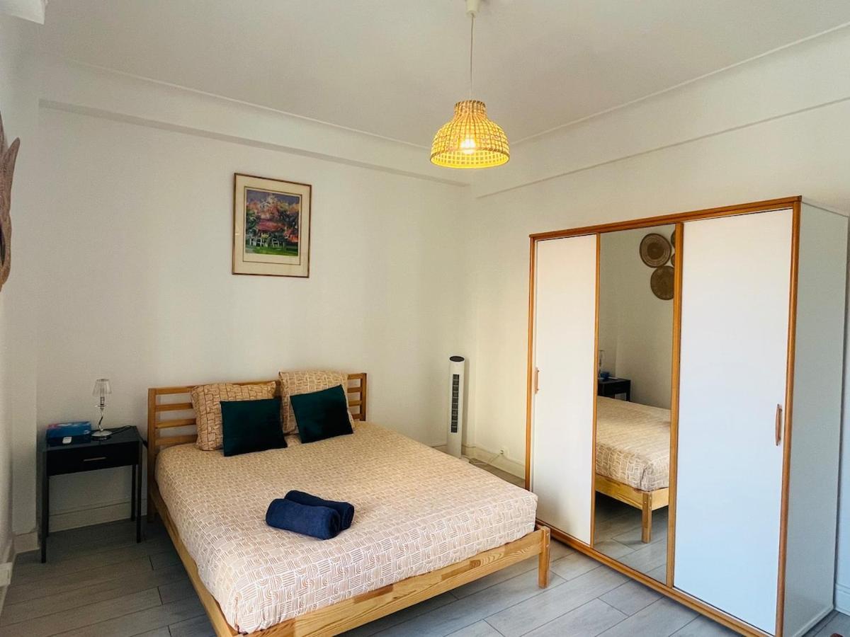 Large For 4 People Appartement Nice