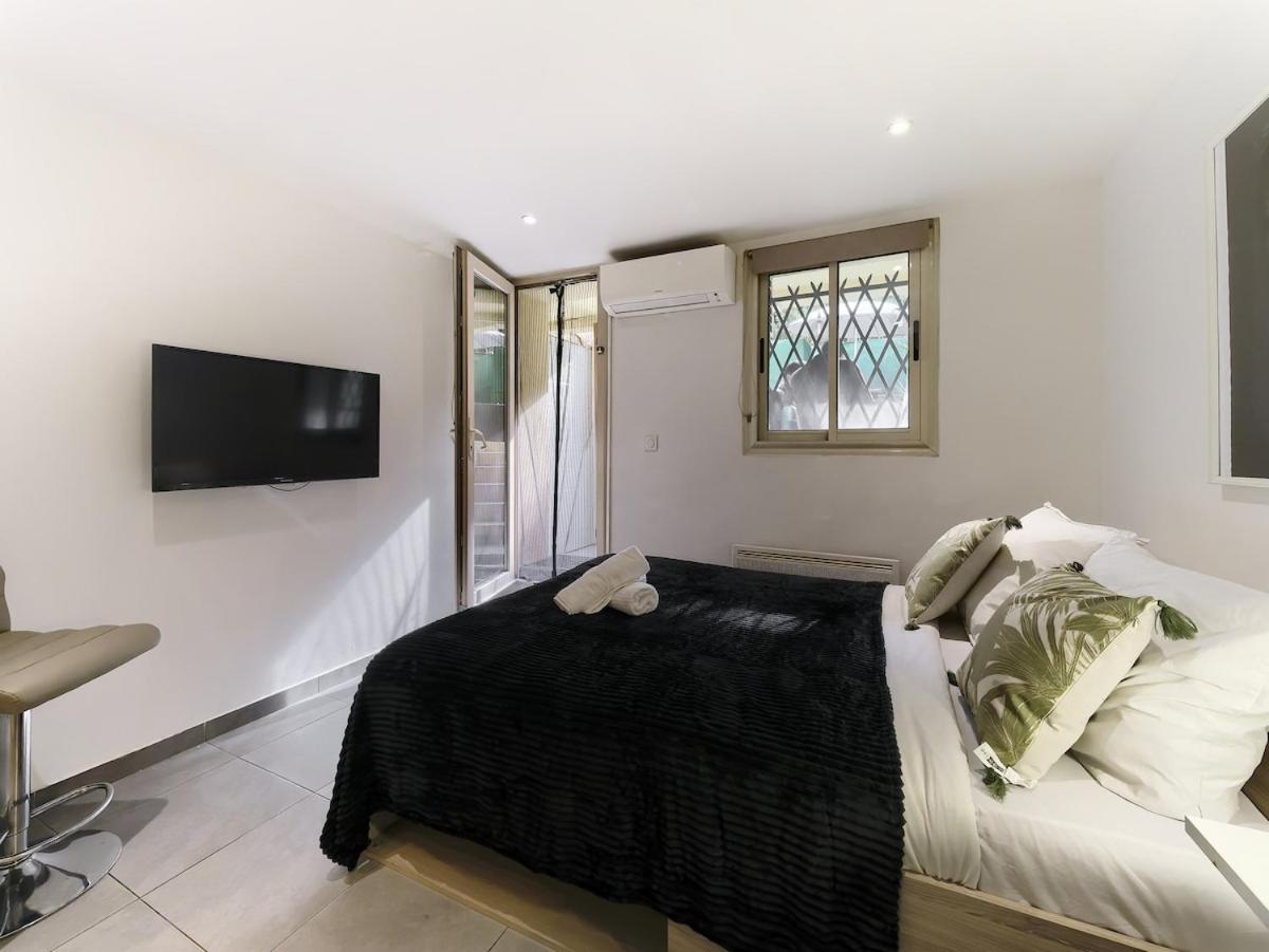 Promenade Des Anglais-2 Mins Walk To Beach- Charming Duplex -air Conditioning Wi-fi *