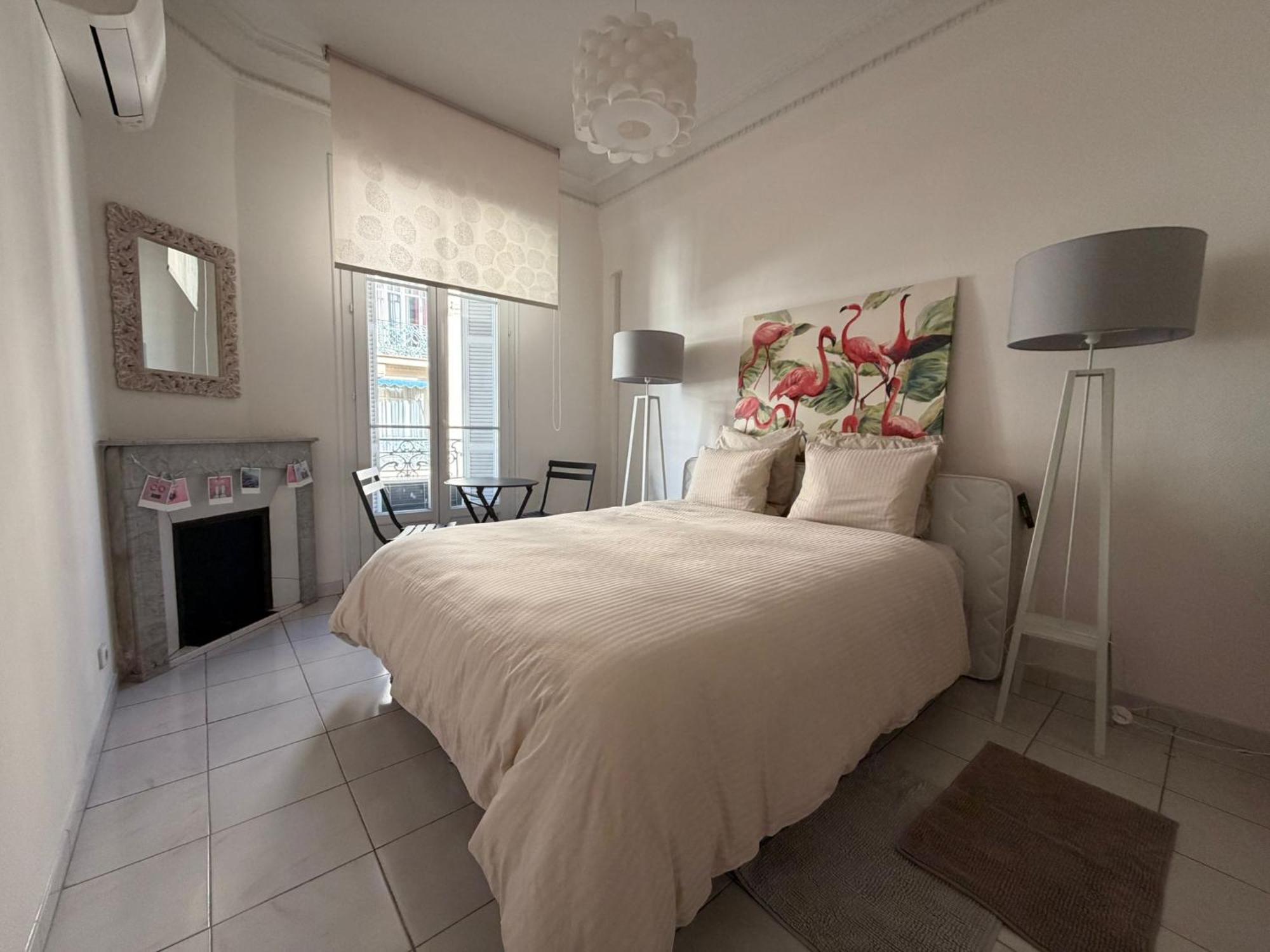 Apartment Palais Catherina 3 Pieces Et Commerces Rivoli