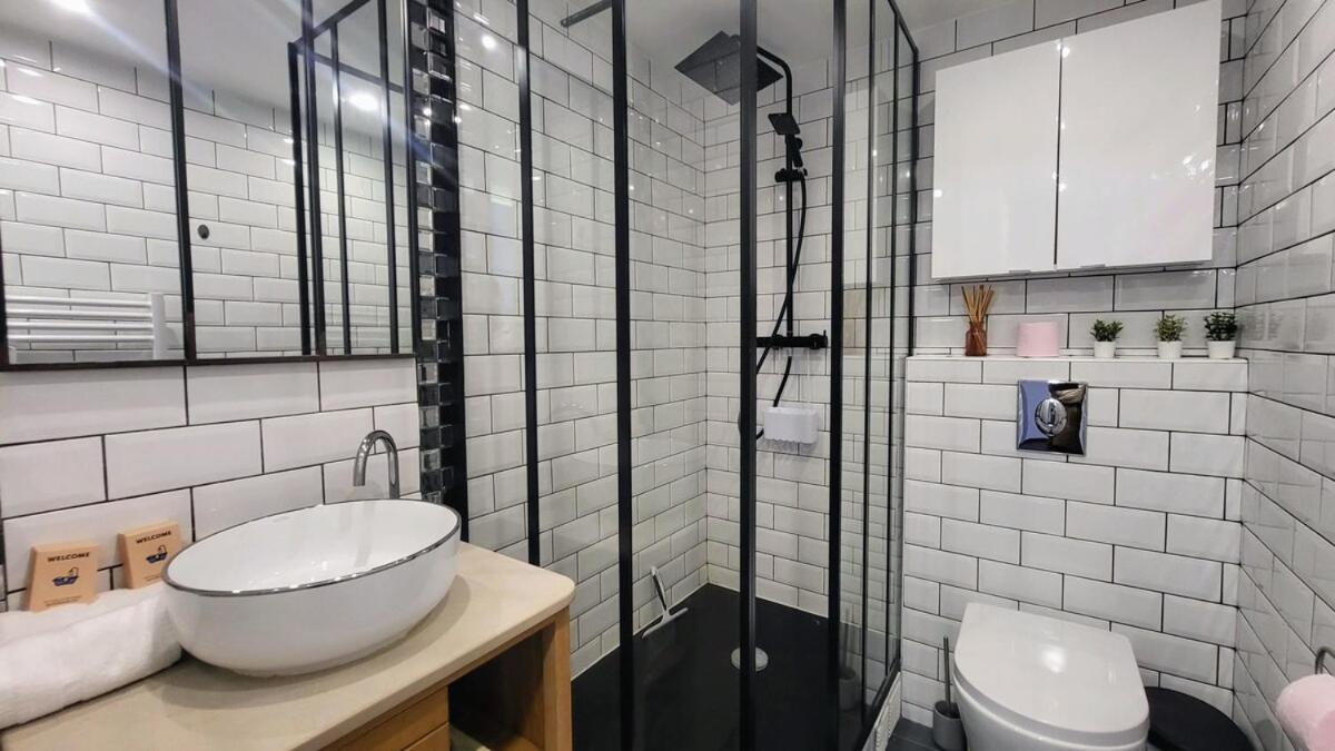 Apartment Wehost Clemenceau Sunny Palace 4 Pers 1 Bedroom *