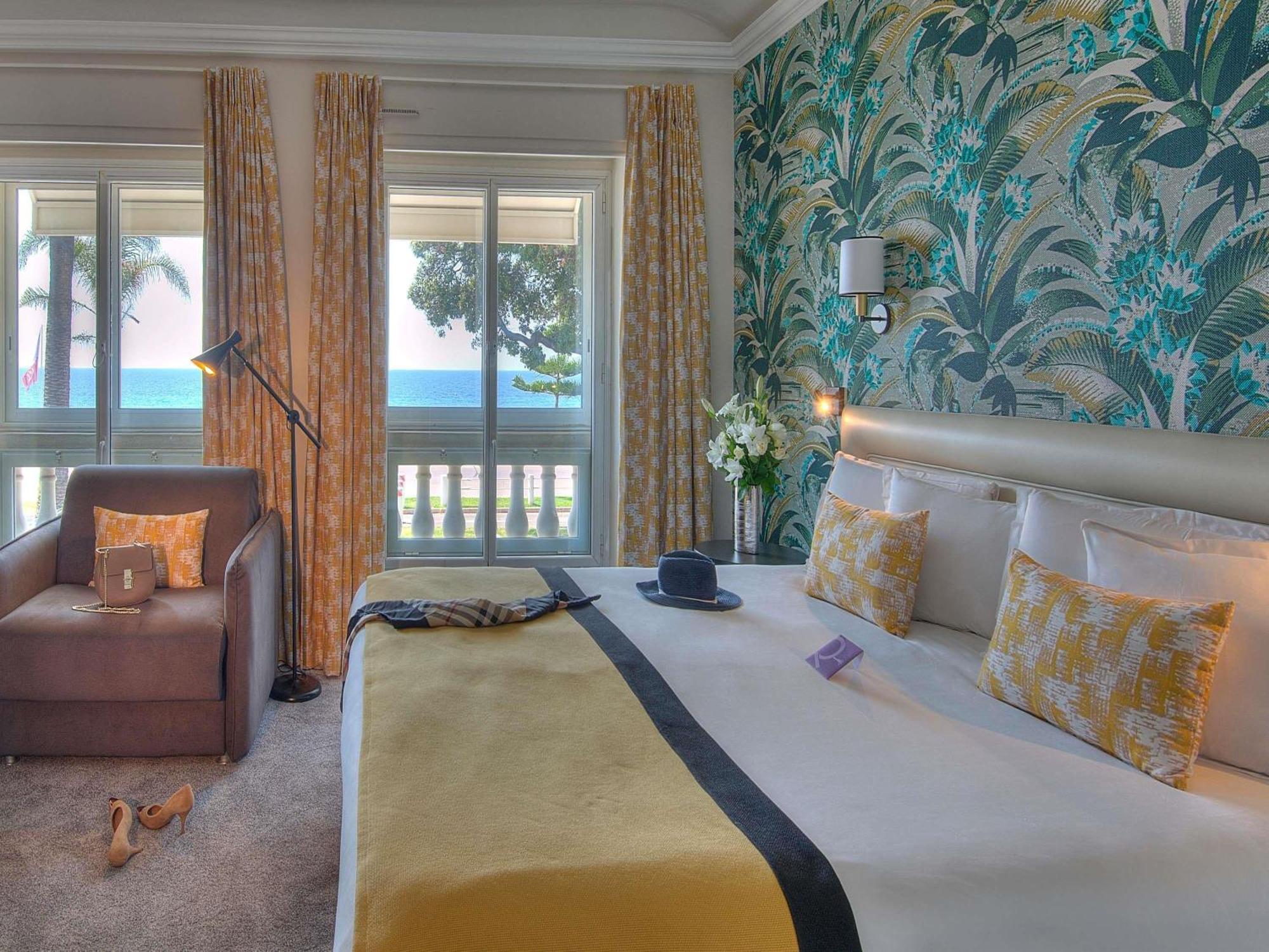 Hotel Mercure Marche Aux Fleurs 4*