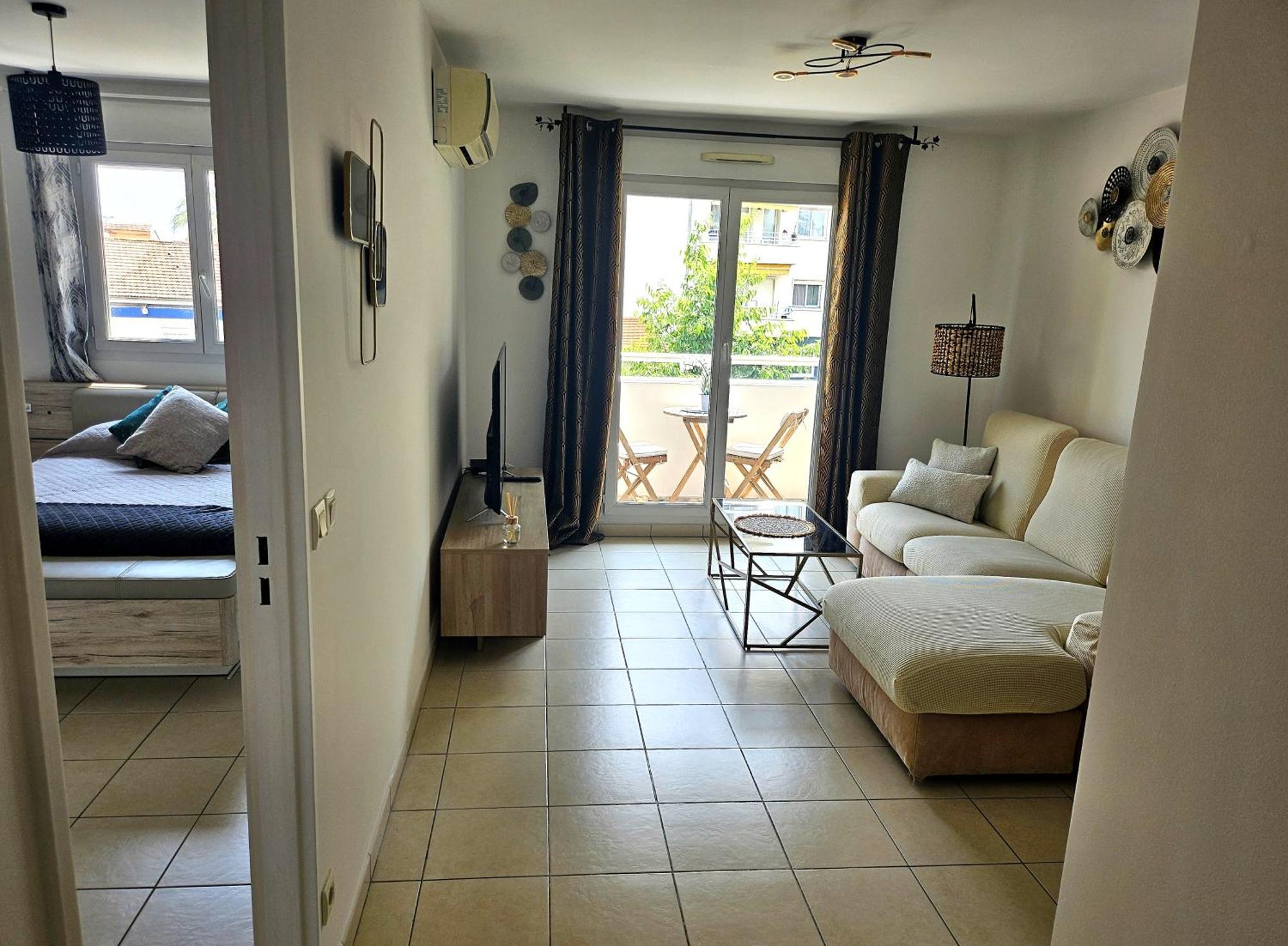 Cosy T2 1-min Walk To Promenade Des & Beach, Sea View Apartment