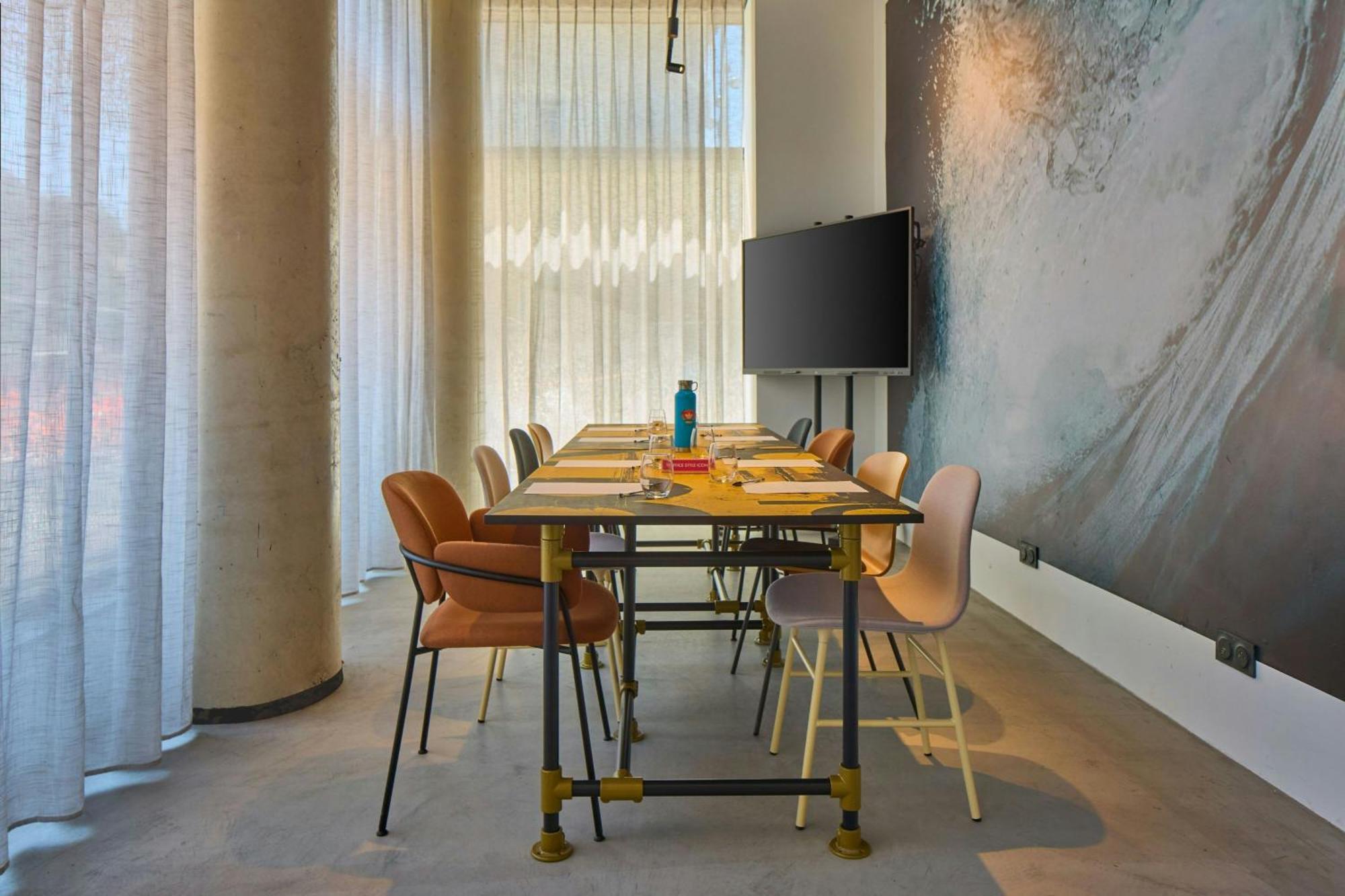 Hotel Moxy 3*