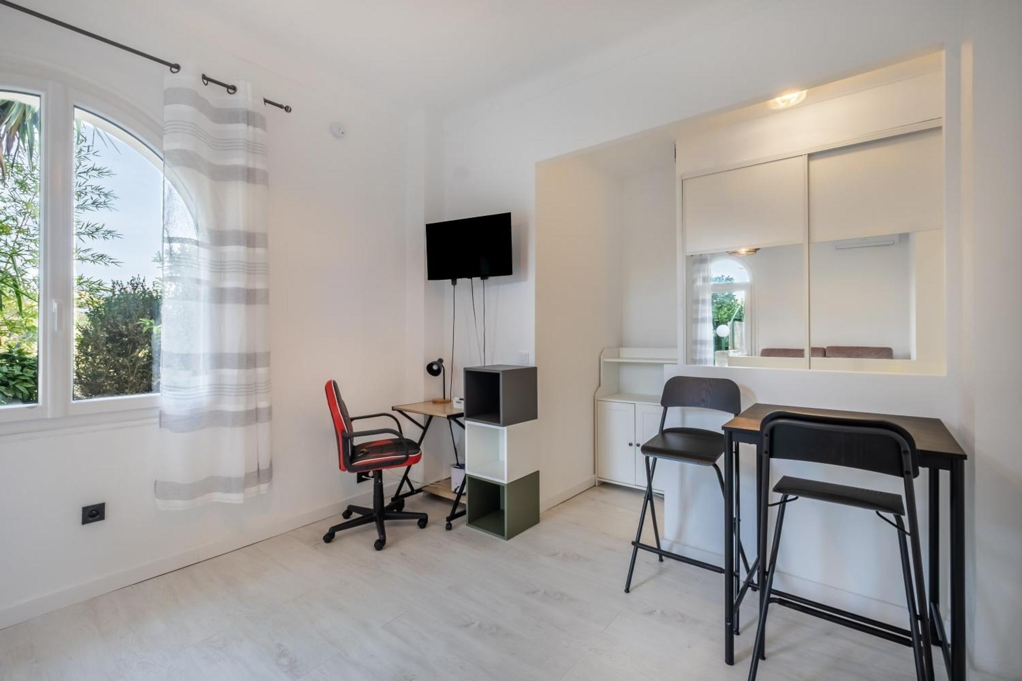 Le Rubis Apartment