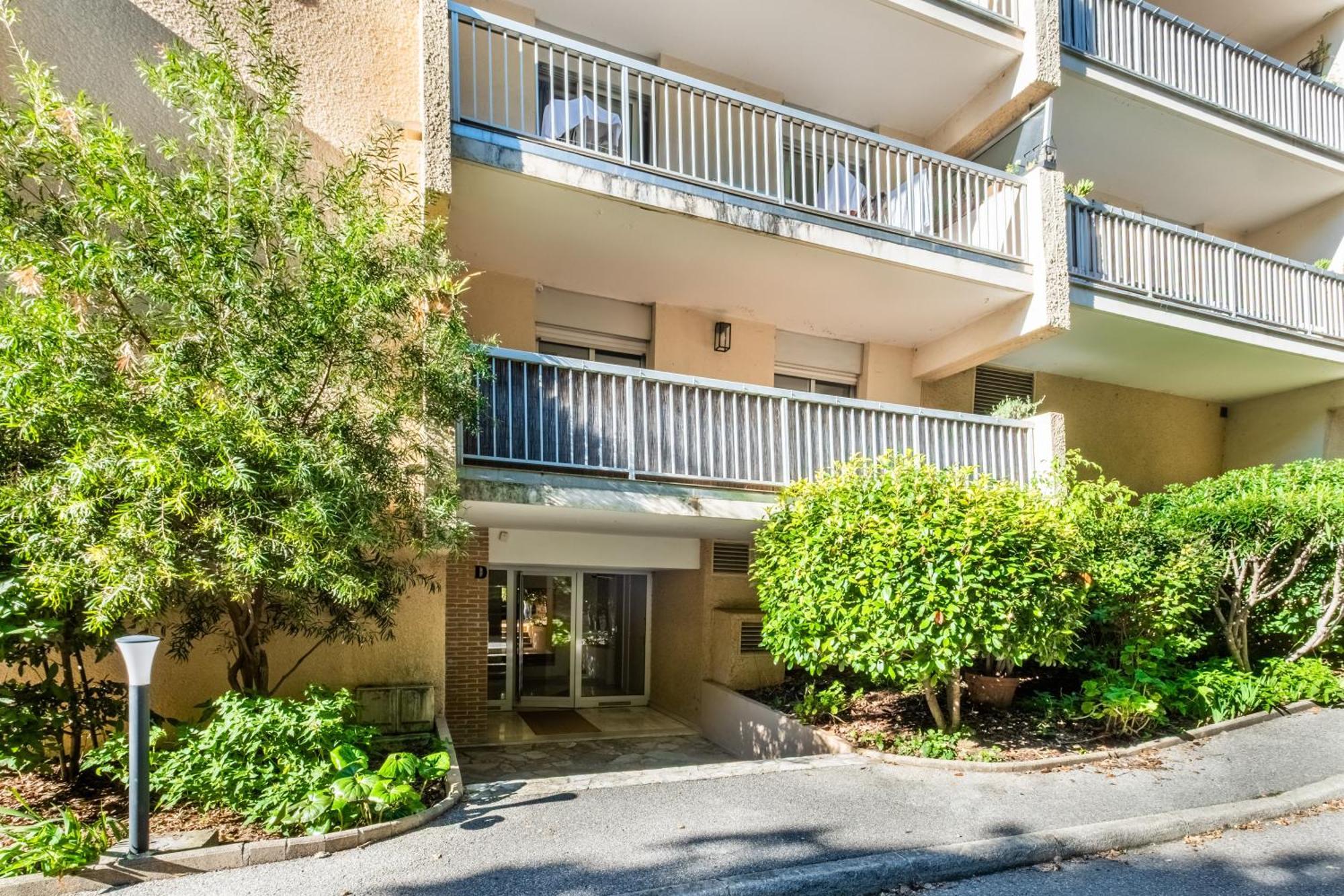 Spacieux T4 En Rez De Jardin