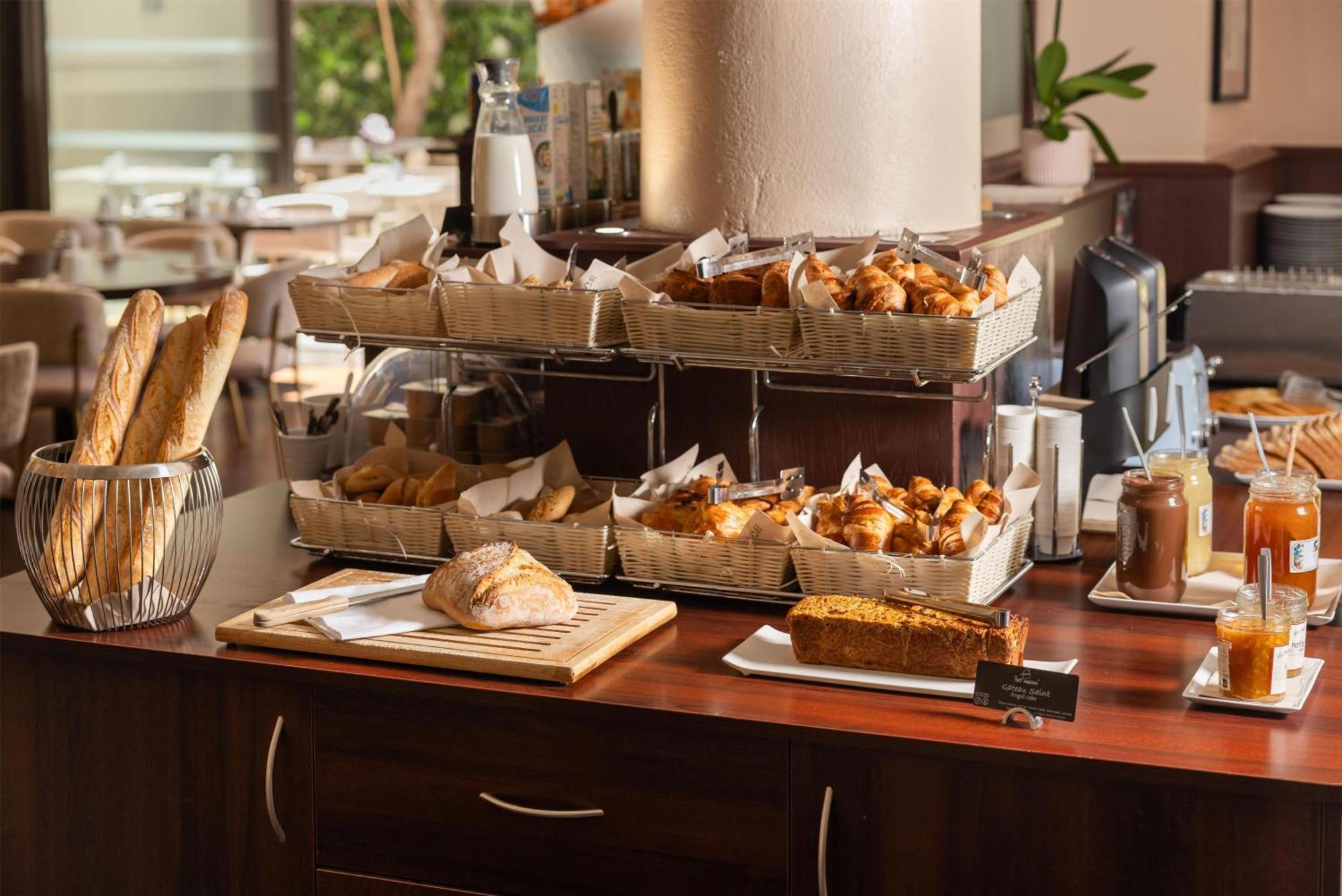 Hotel Western Brice Garden 4*