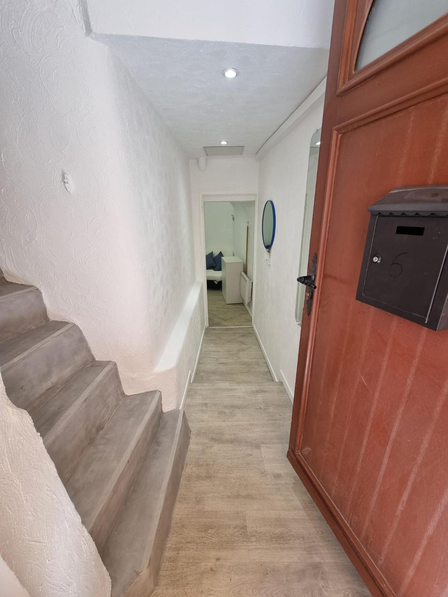 Appartement Petit Duplex, Vieux Nice, Proche A La