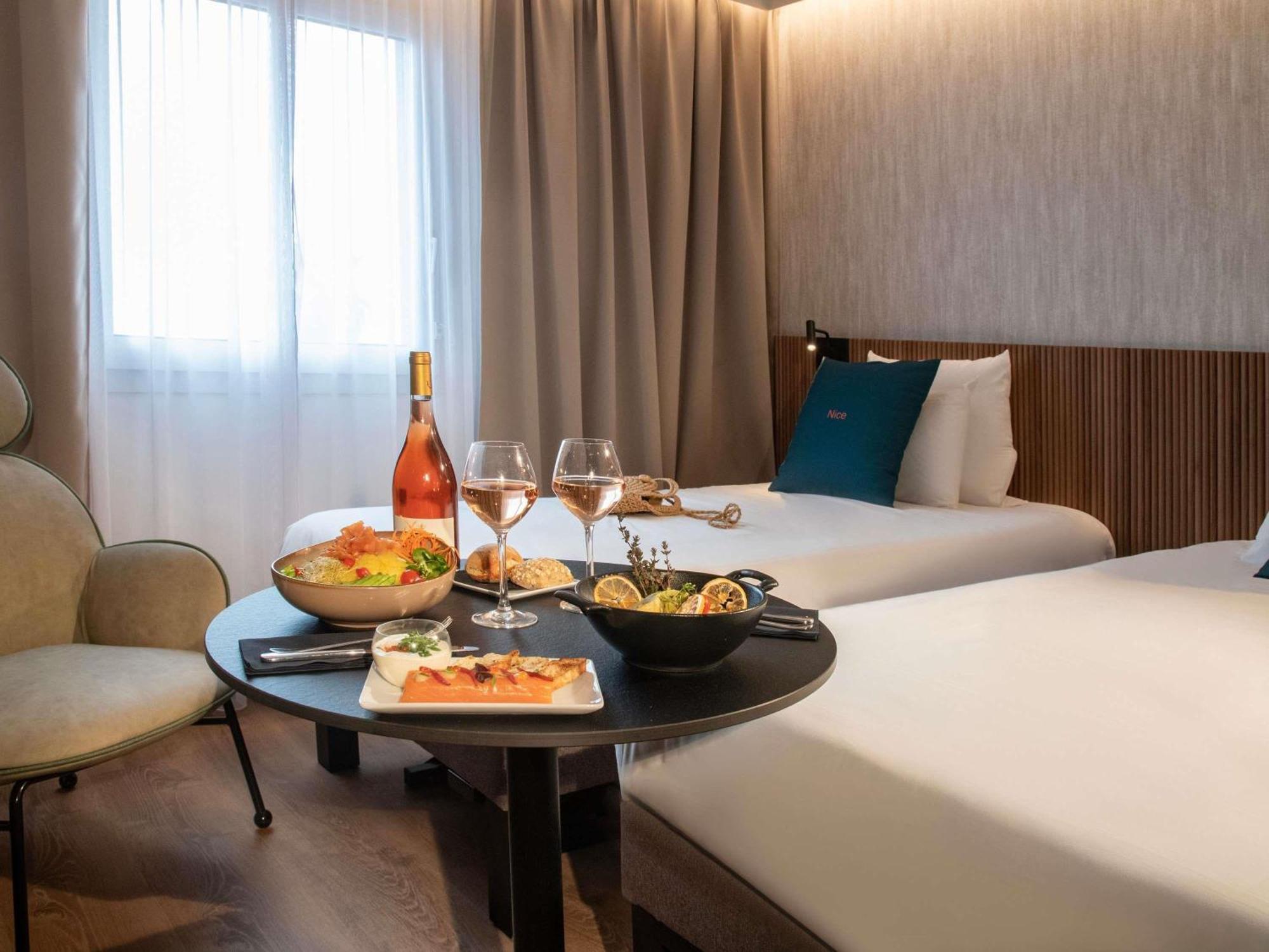 Hotel Novotel Arenas Aeroport 4*