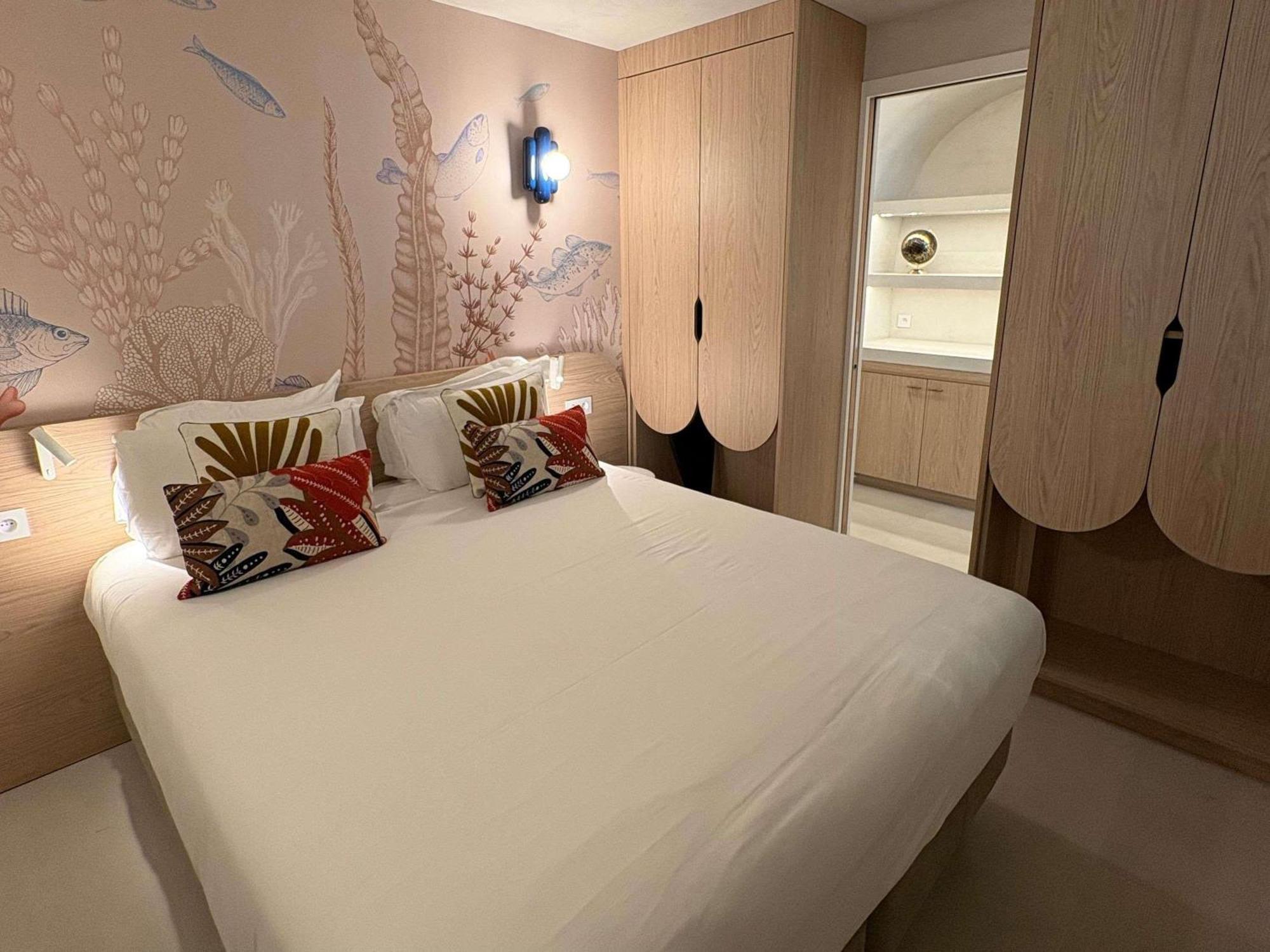 Mercure Marche Aux Fleurs Hotel 4*