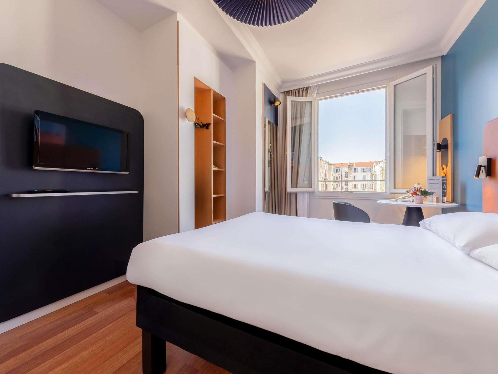 Ibis Centre Notre Dame 3*