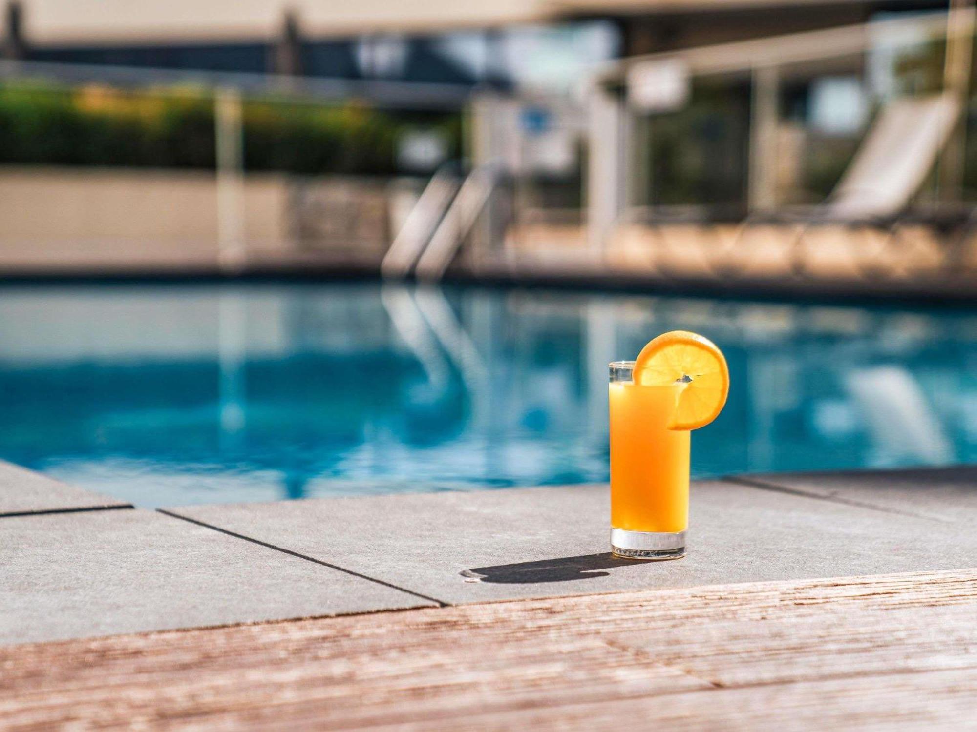 Ibis Styles Aeroport Arenas Hotel 3*