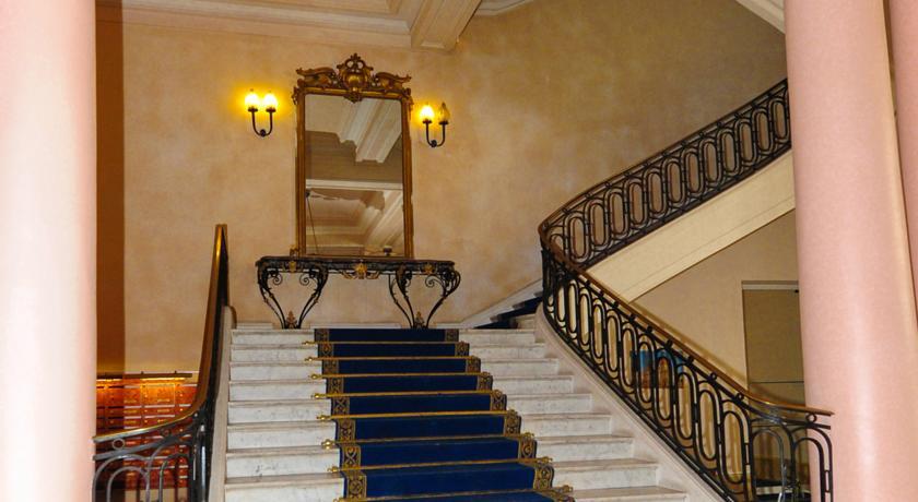 Le Royal Res. Negresco Five Stars House *