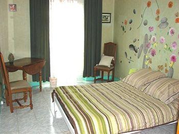 Acomodação com café da manhã  Chez Brigitte 2*