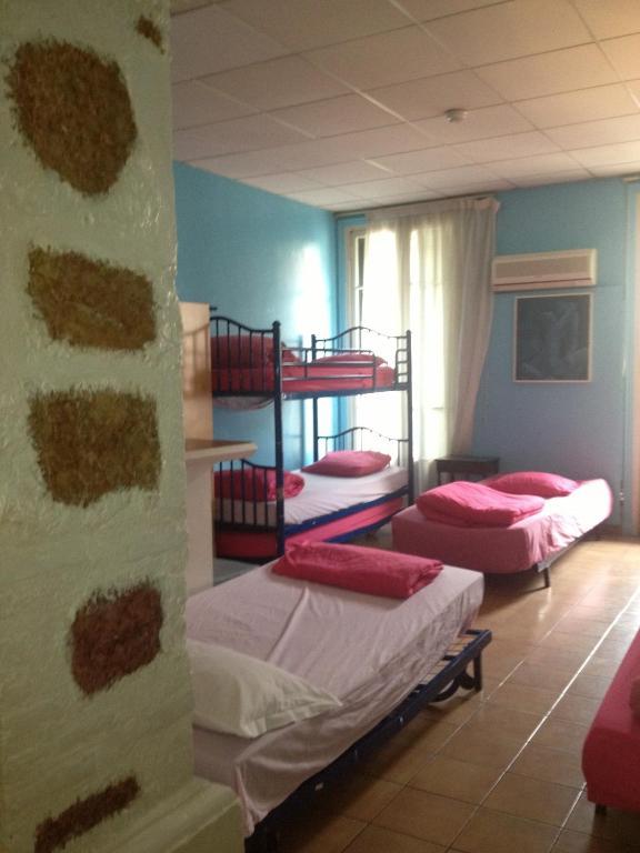Faubourg Montmartre Hostel