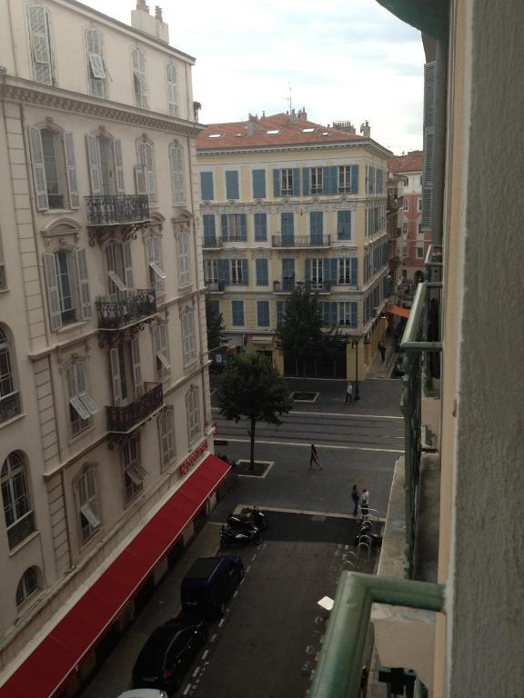 Faubourg Montmartre Hostel *