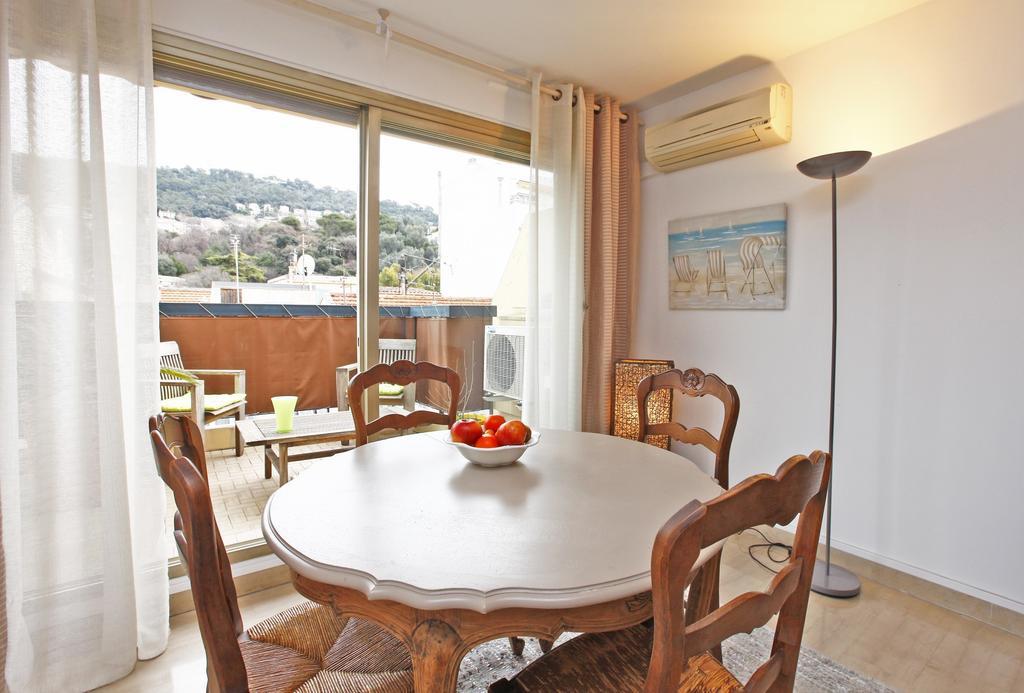 6 Personnes Avec Terrasse Le Port Apartment Nice